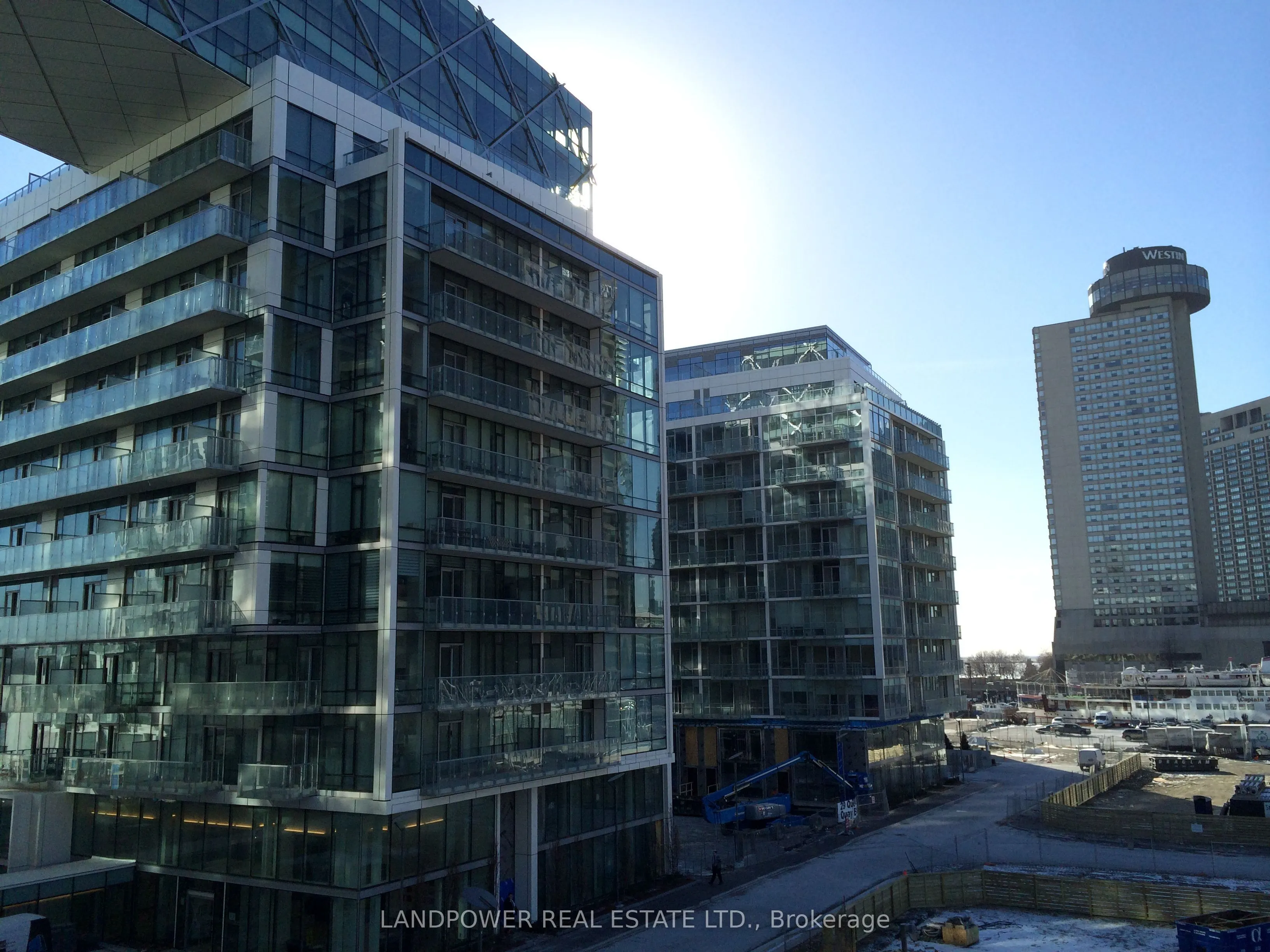39 Queens Quay E, #438