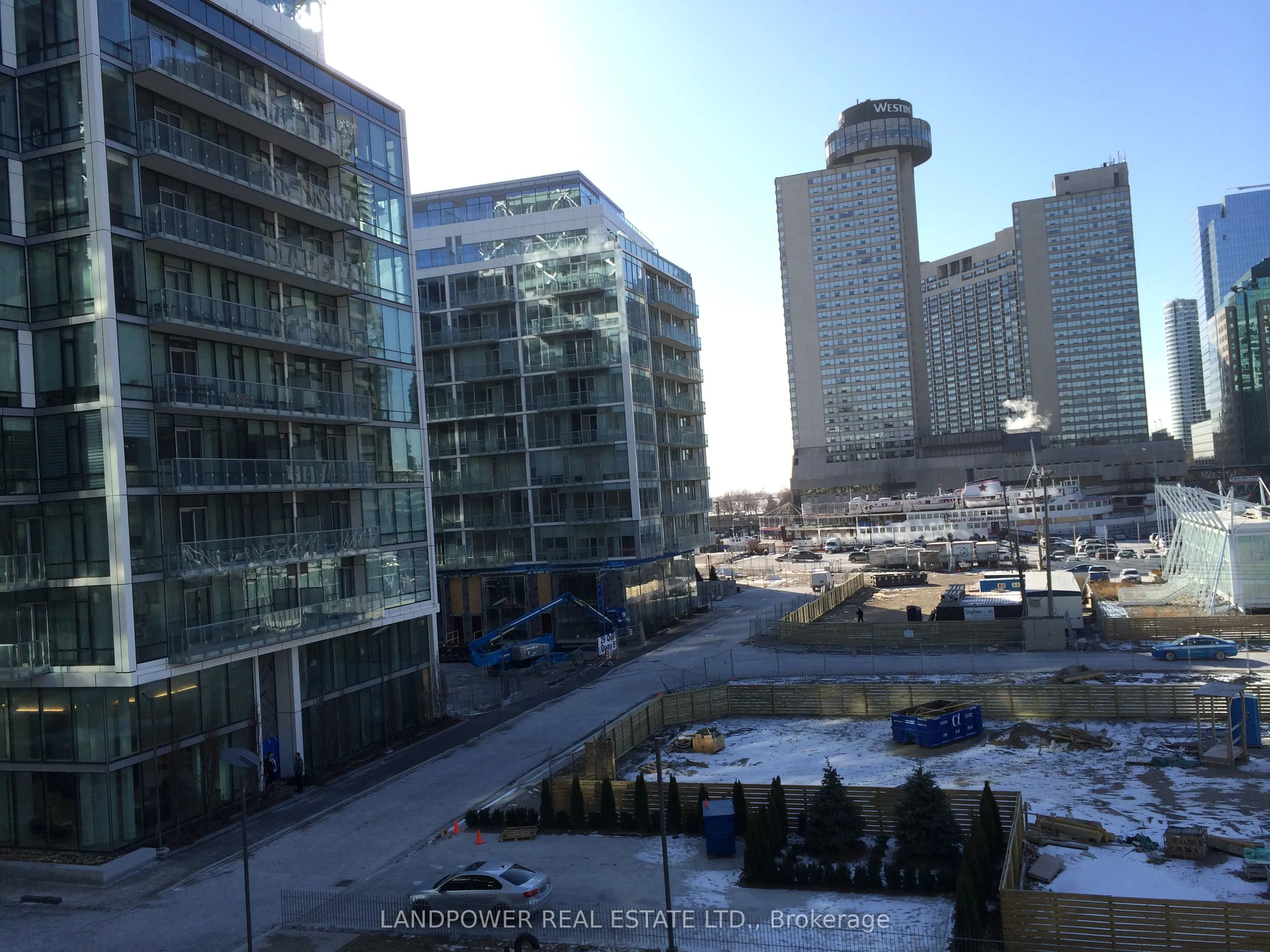 39 Queens Quay E, #438