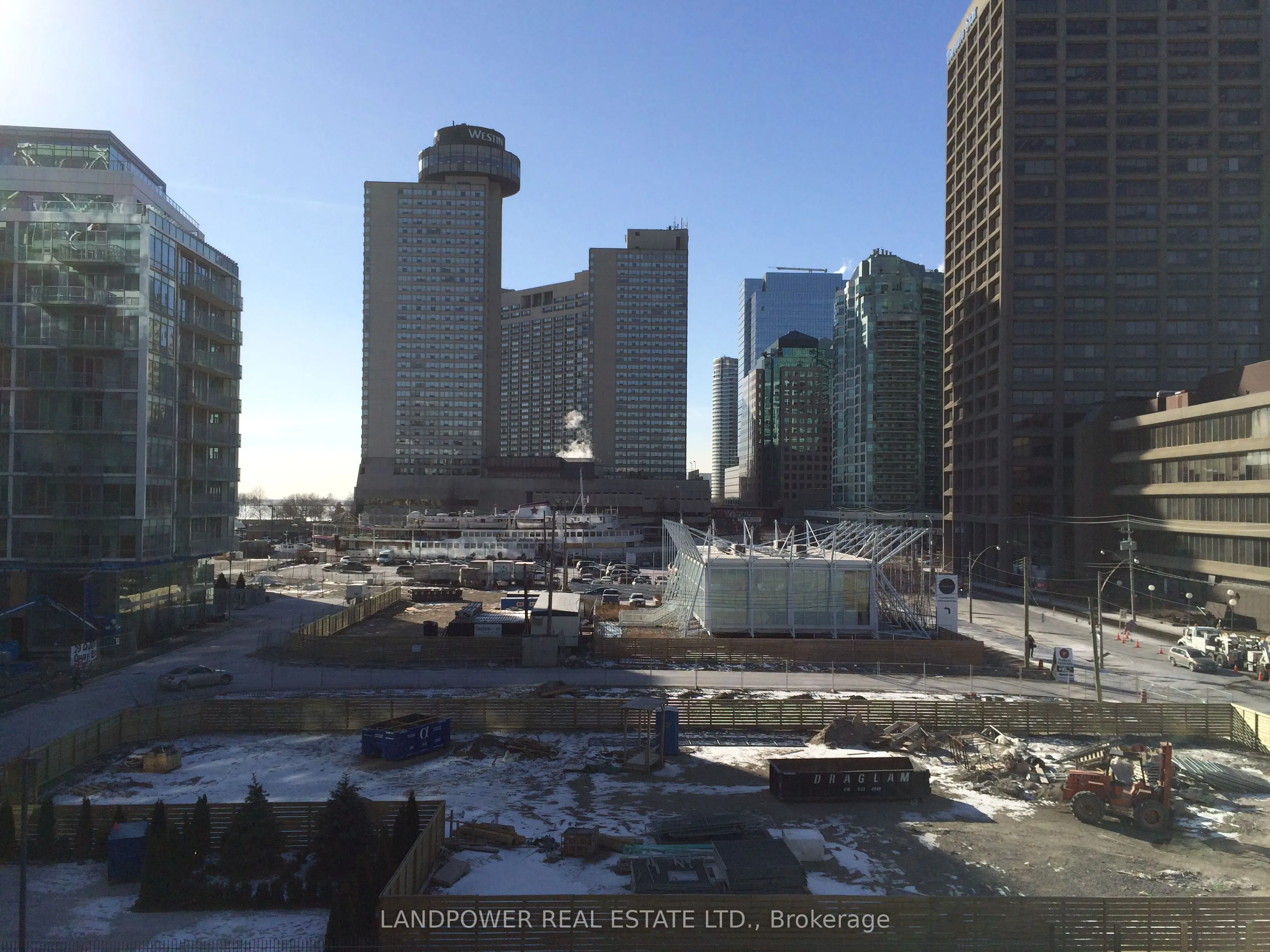 39 Queens Quay E, #438