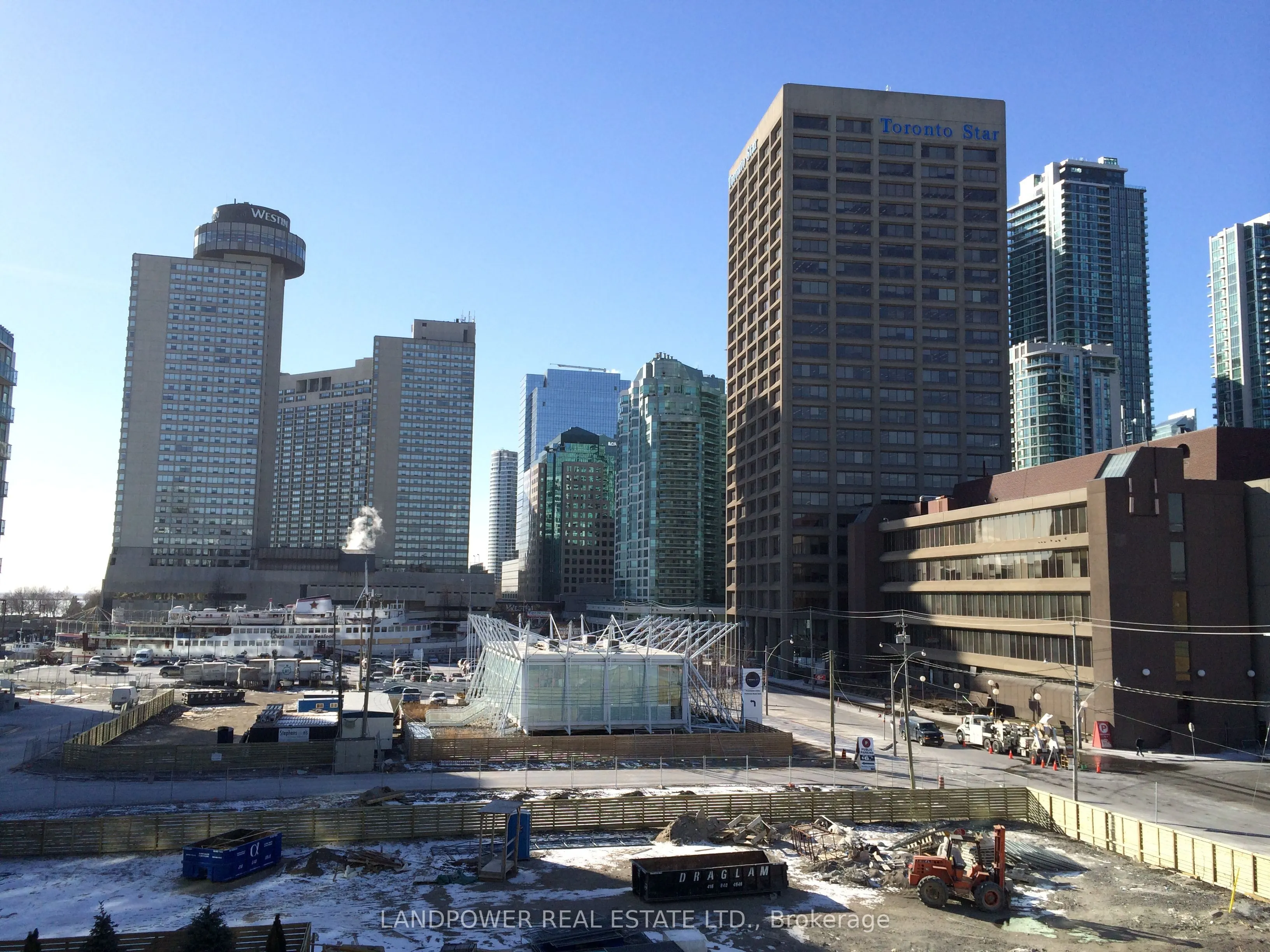 39 Queens Quay E, #438