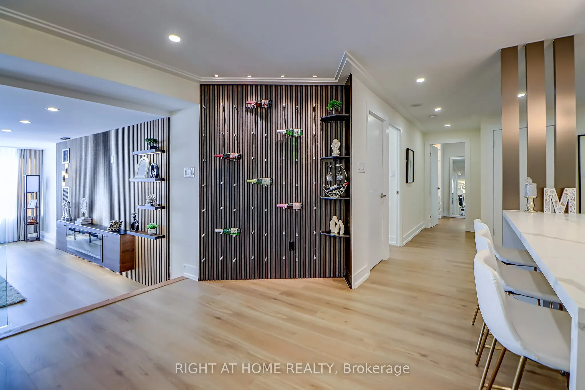 130 Carlton Street, #1207