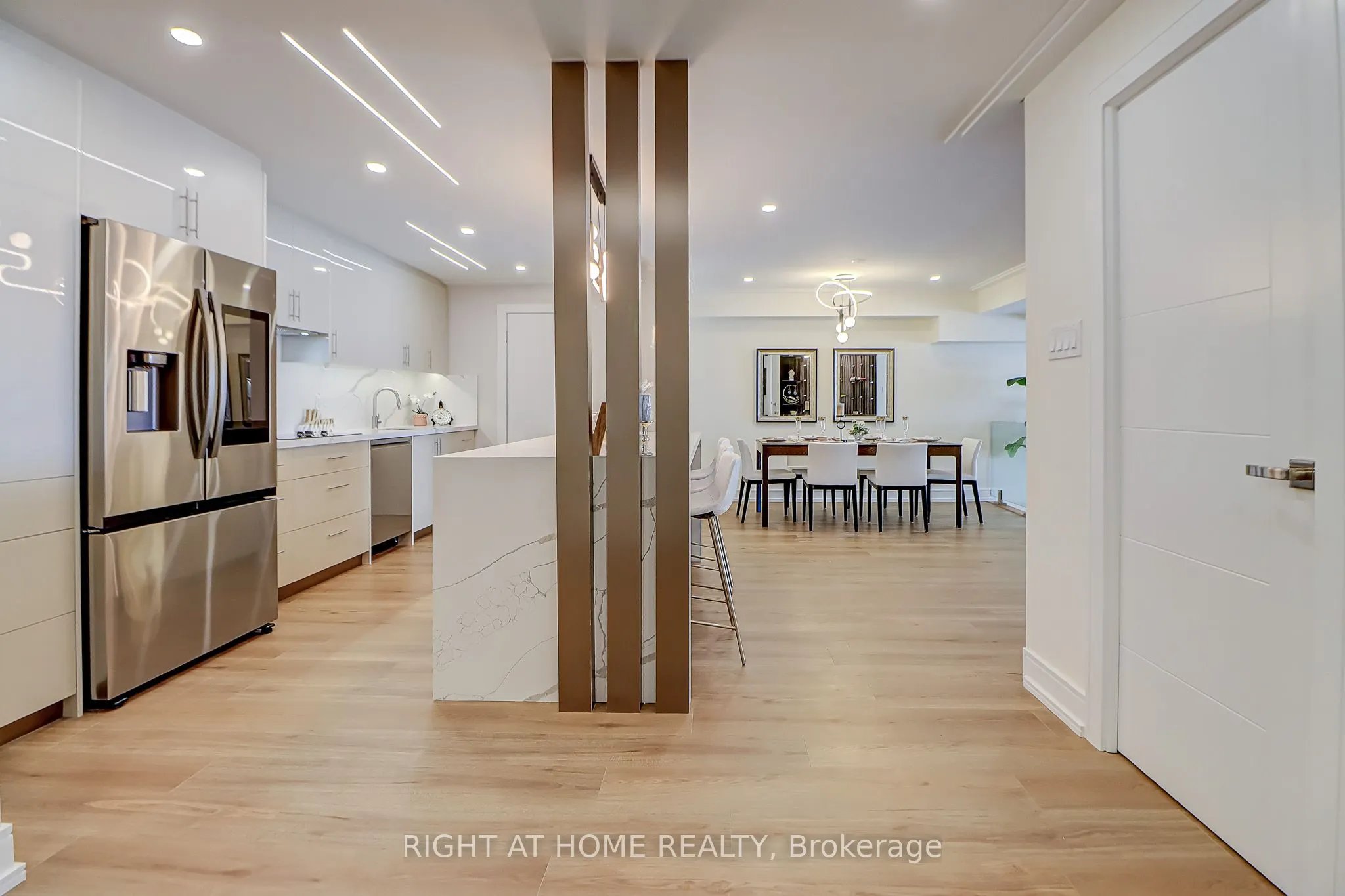 130 Carlton Street, #1207