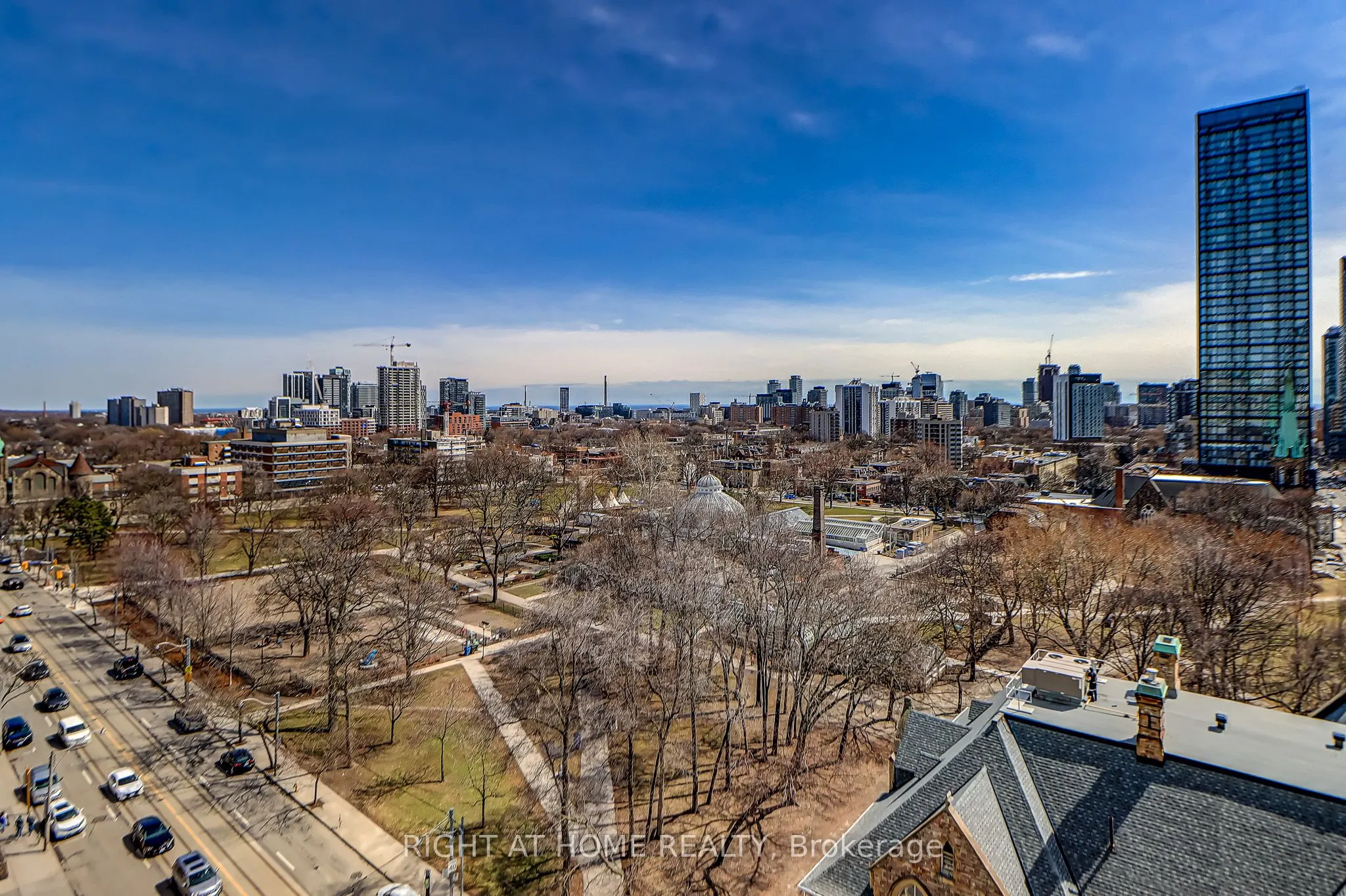130 Carlton Street, #1207