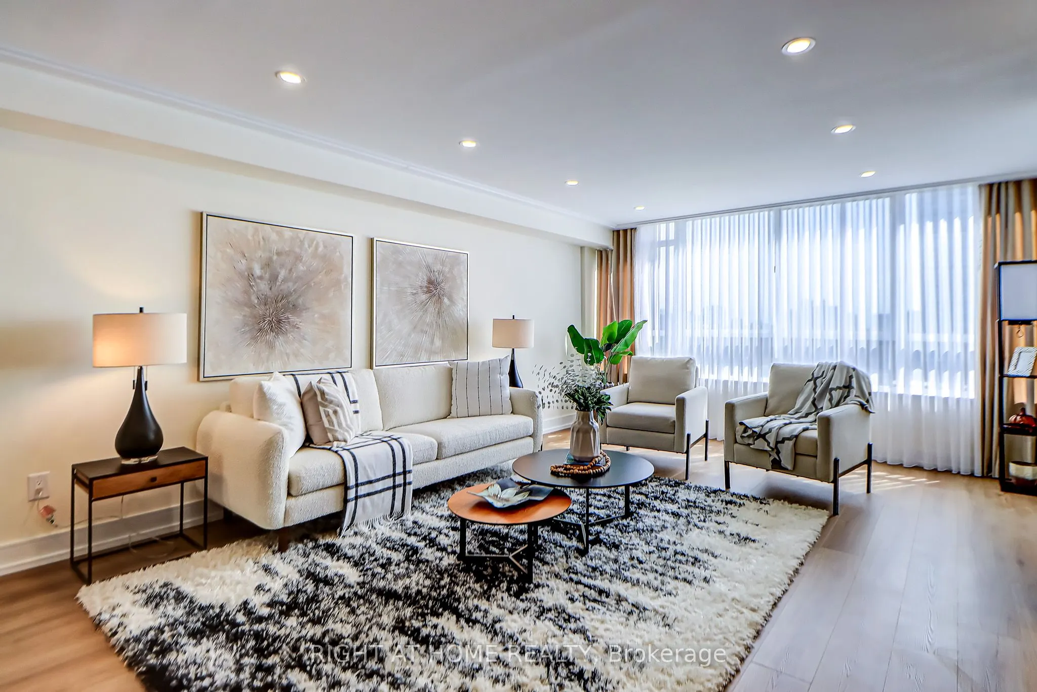 130 Carlton Street, #1207