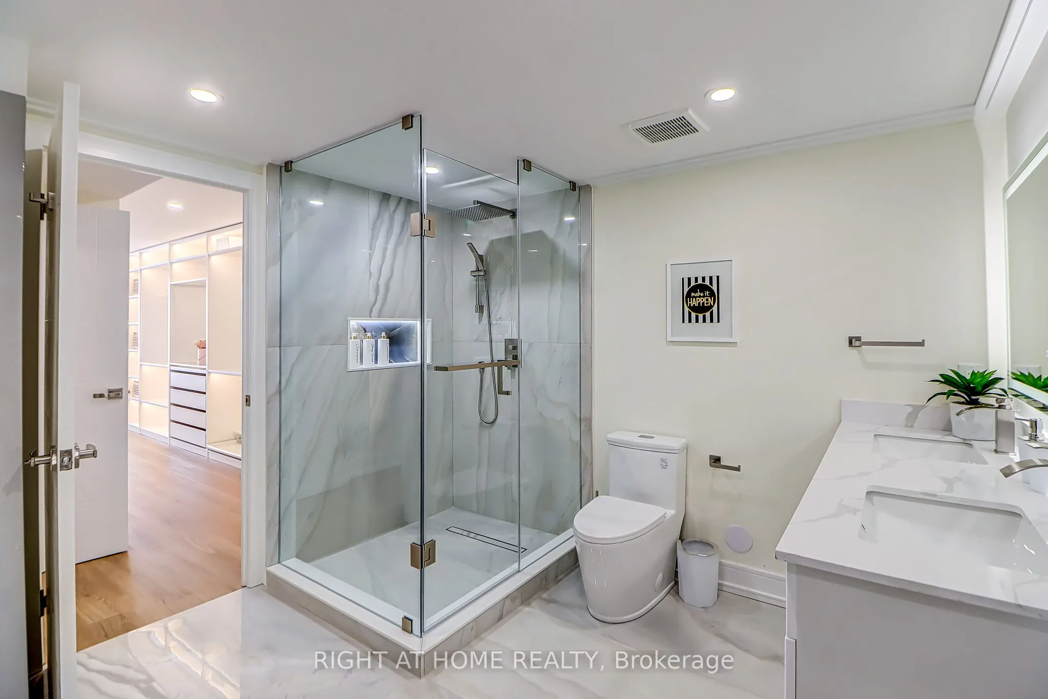130 Carlton Street, #1207