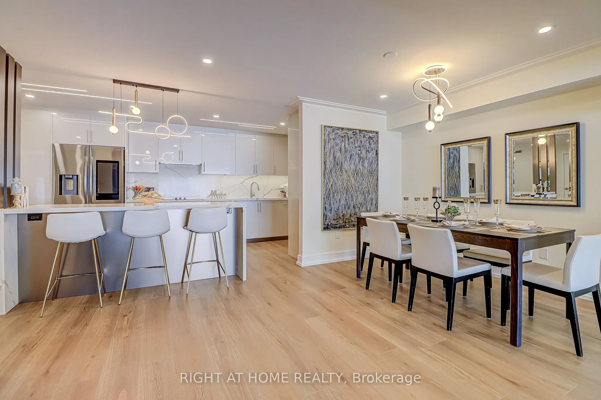 130 Carlton Street, #1207