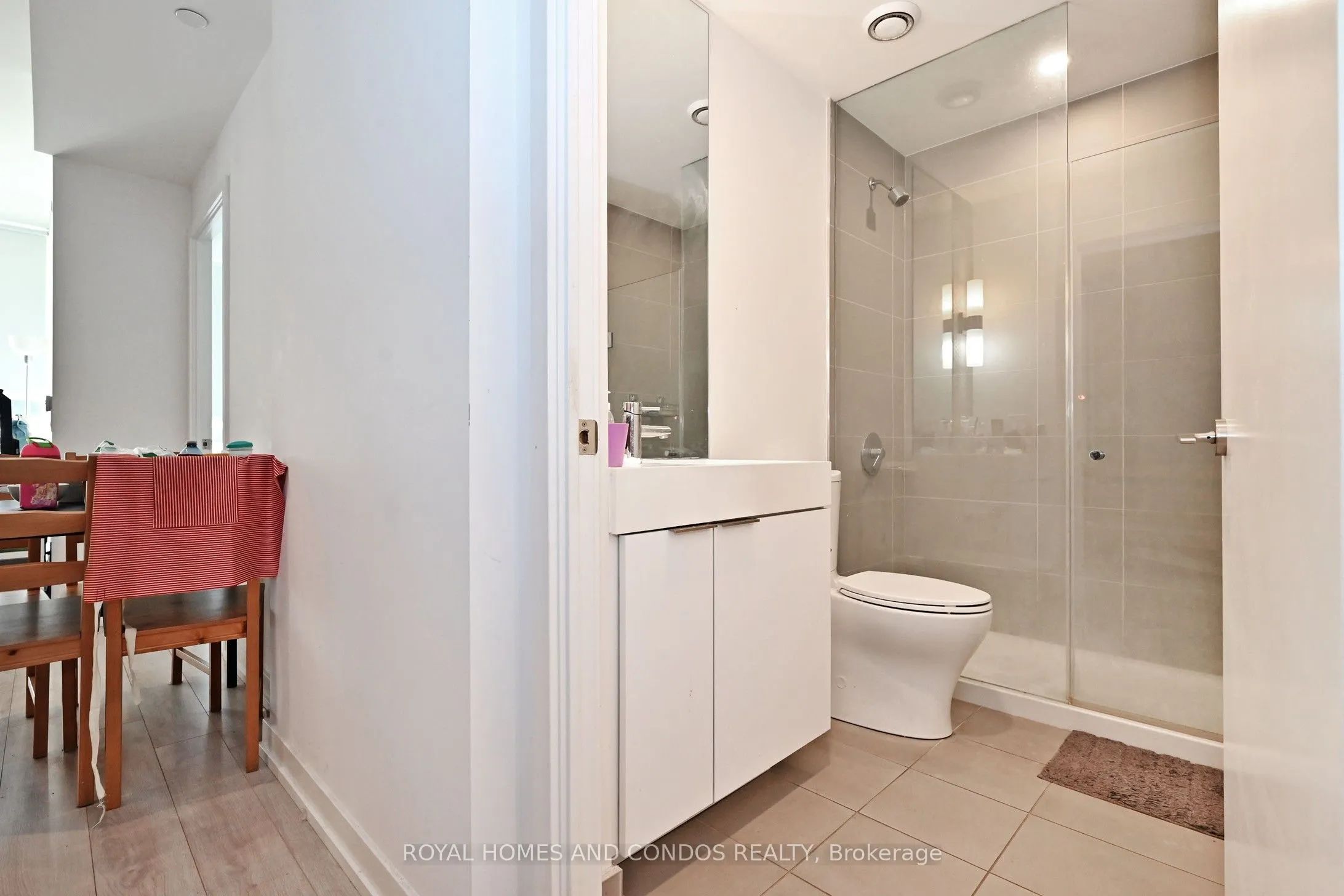 33 Helendale Avenue, #913