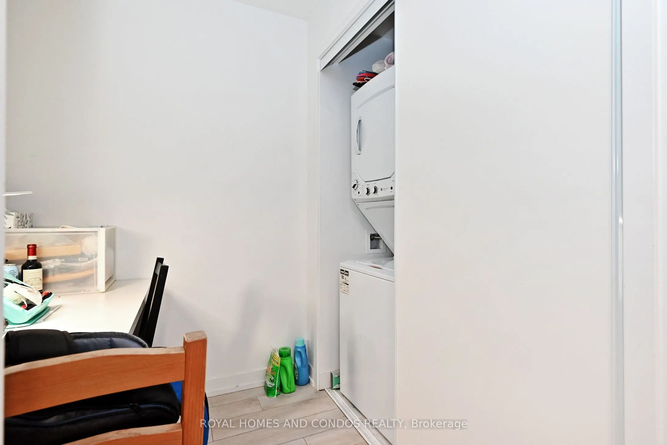 33 Helendale Avenue, #913
