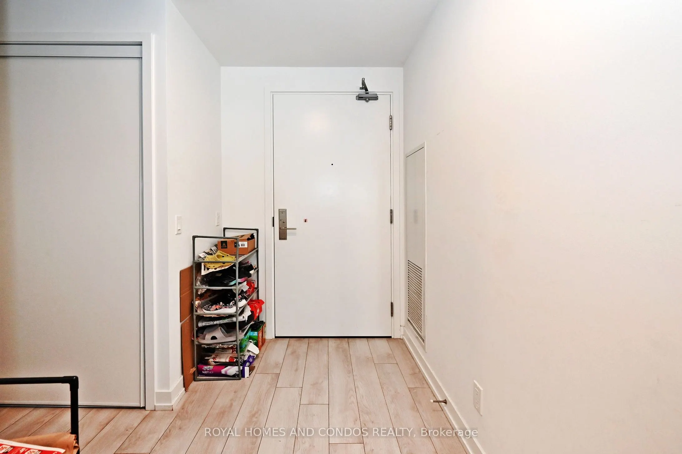 33 Helendale Avenue, #913