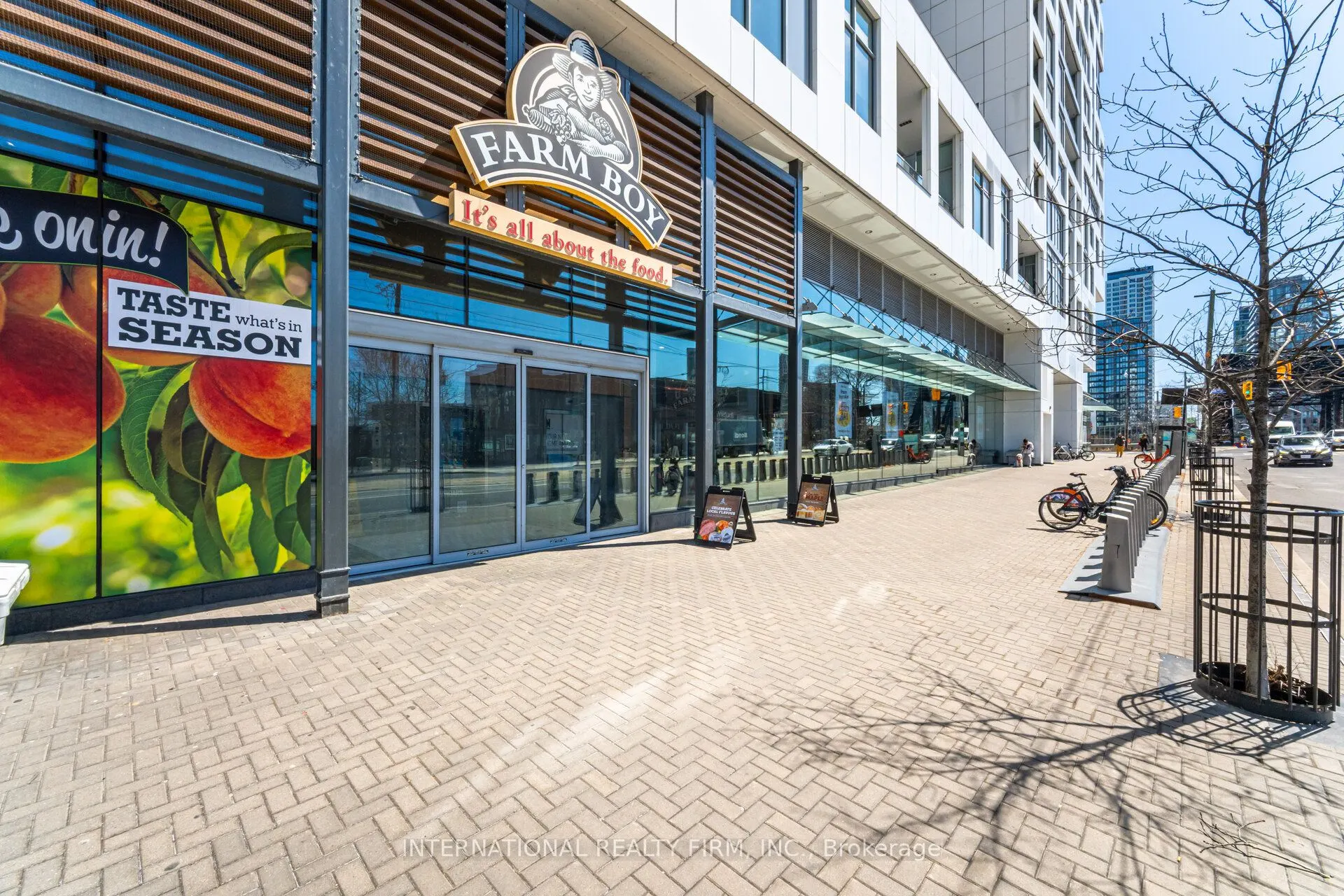 27 Bathurst Street, #1012