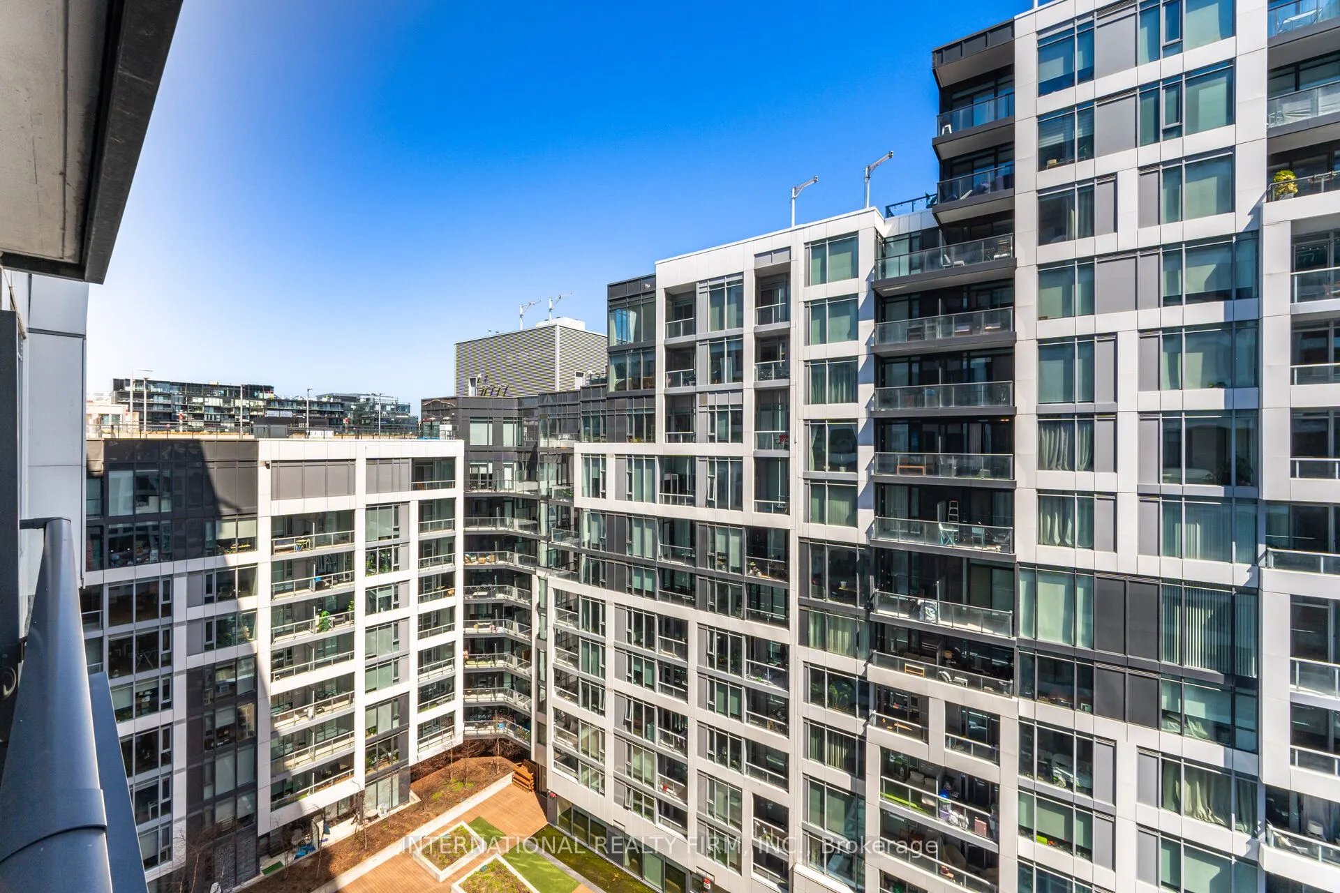 27 Bathurst Street, #1012