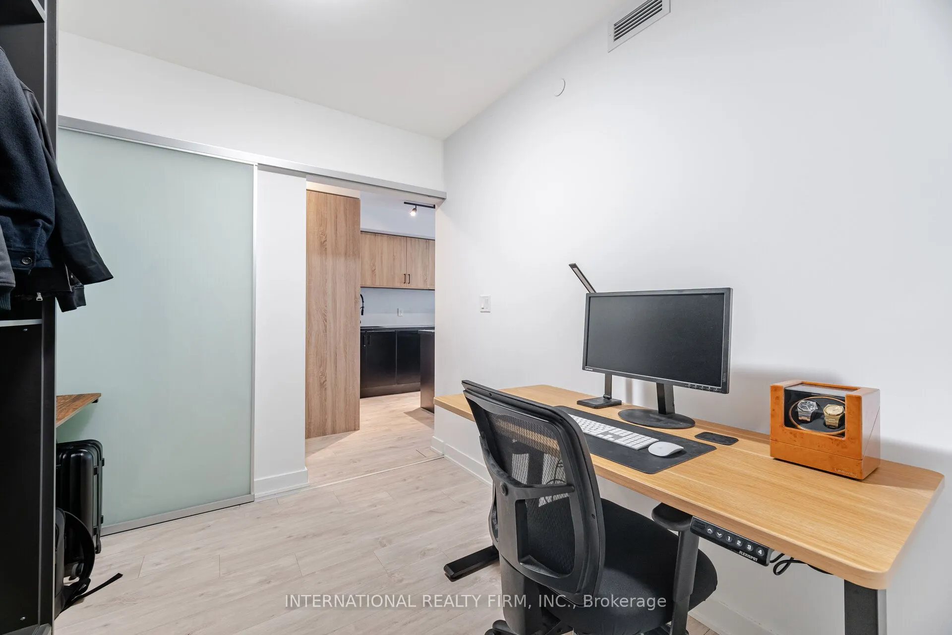 27 Bathurst Street, #1012