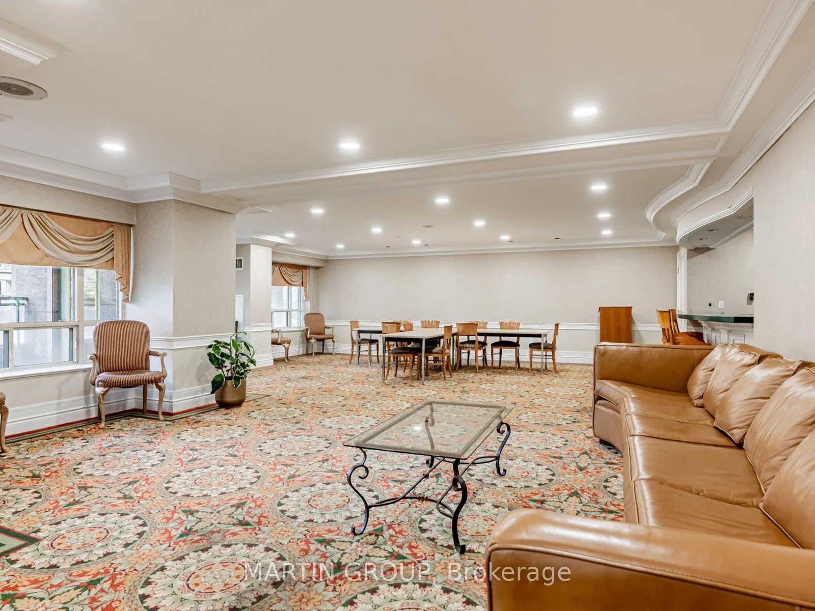 887 Bay Street, #506