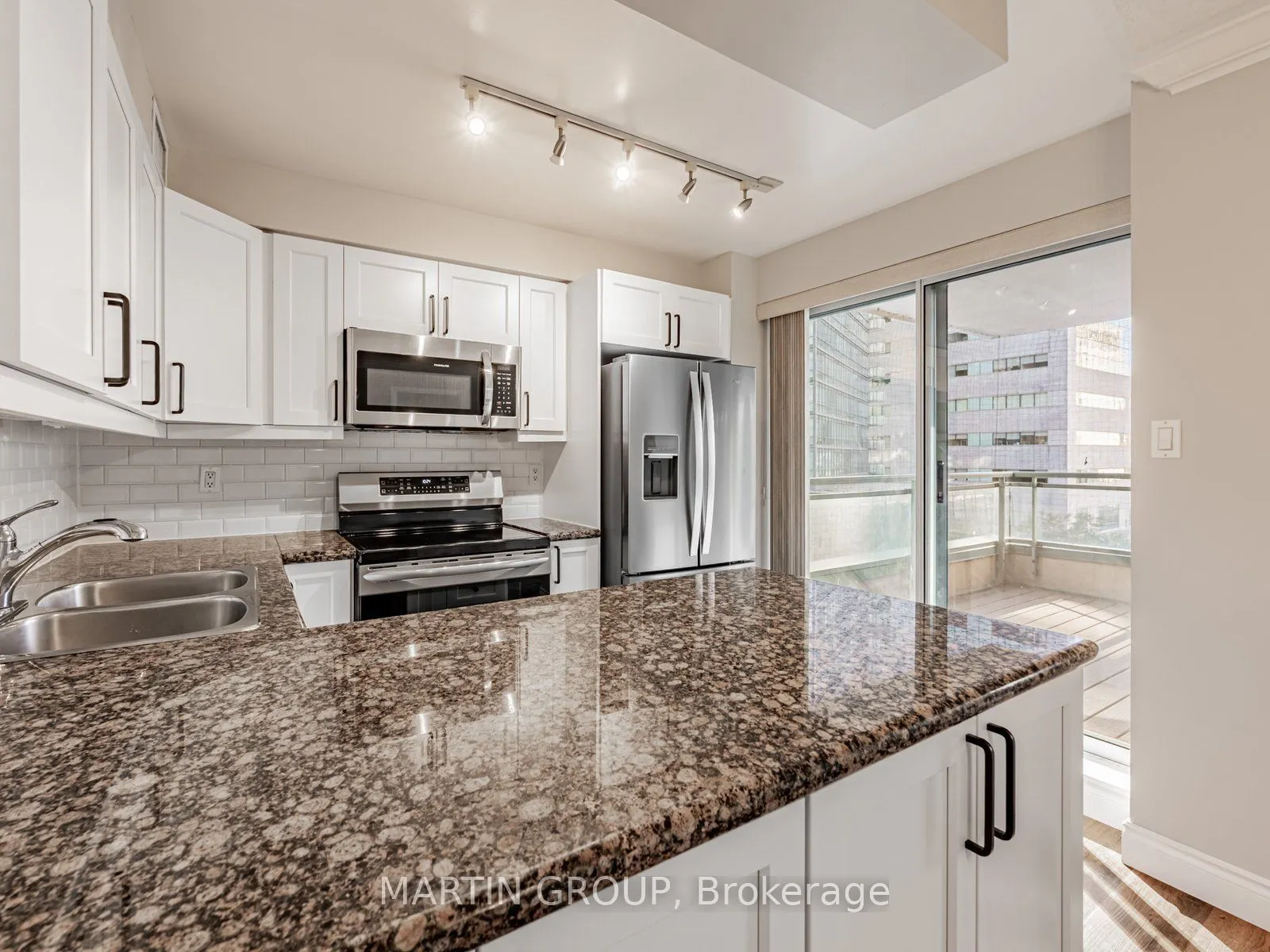 887 Bay Street, #506