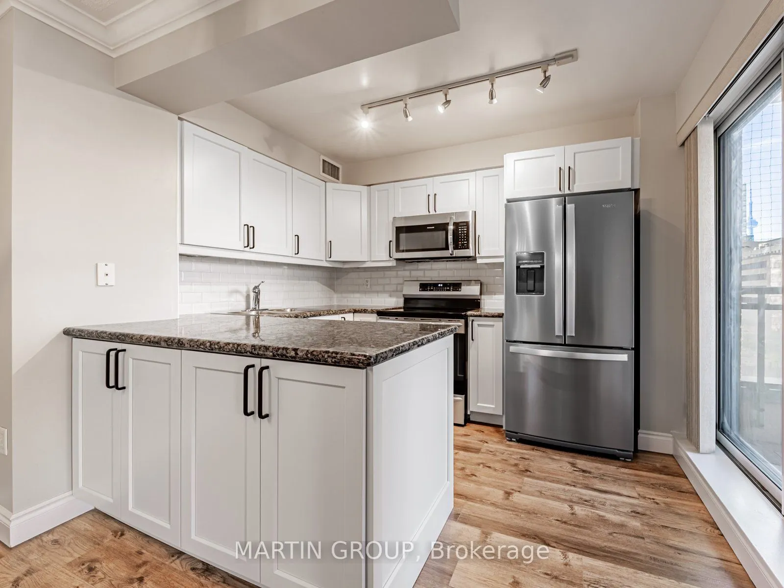 887 Bay Street, #506
