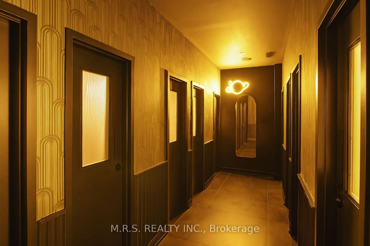 739 Queen Street W, #2nd Floor
