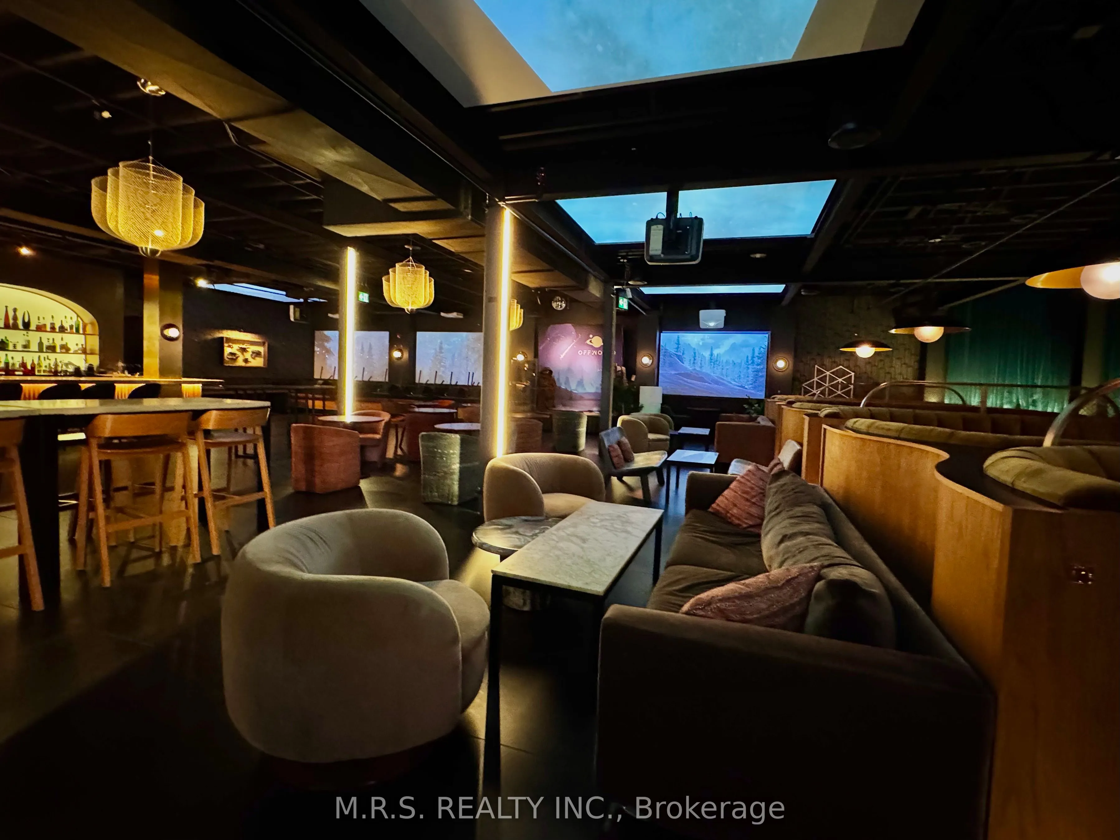 739 Queen Street W, #2nd Floor