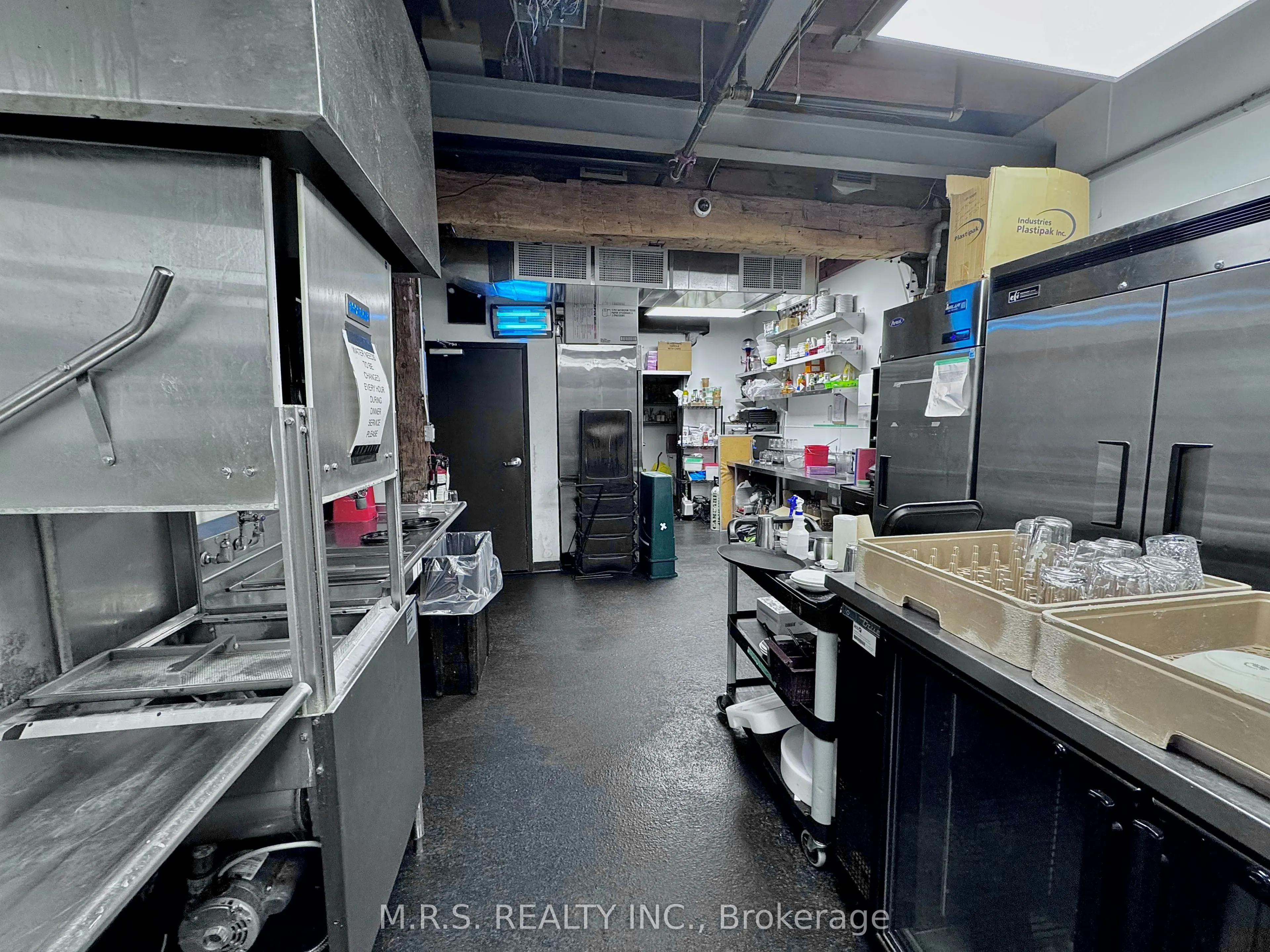 739 Queen Street W, #2nd Floor