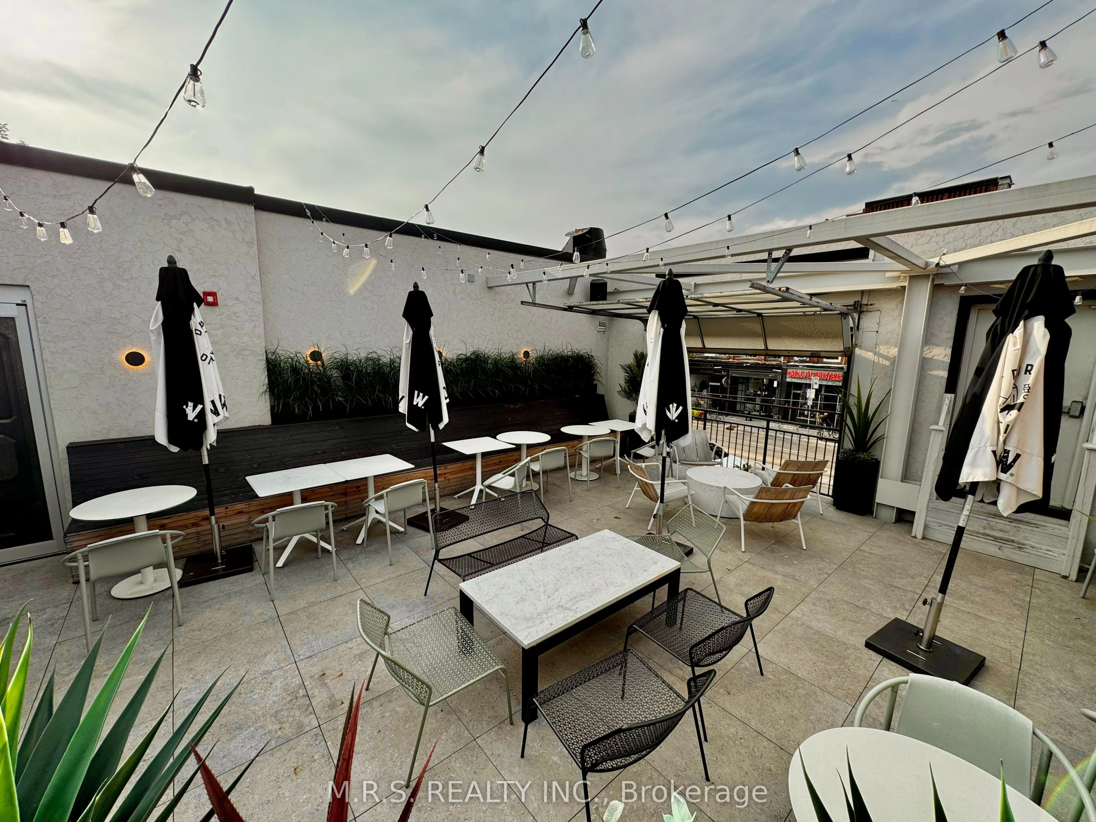 739 Queen Street W, #2nd Floor