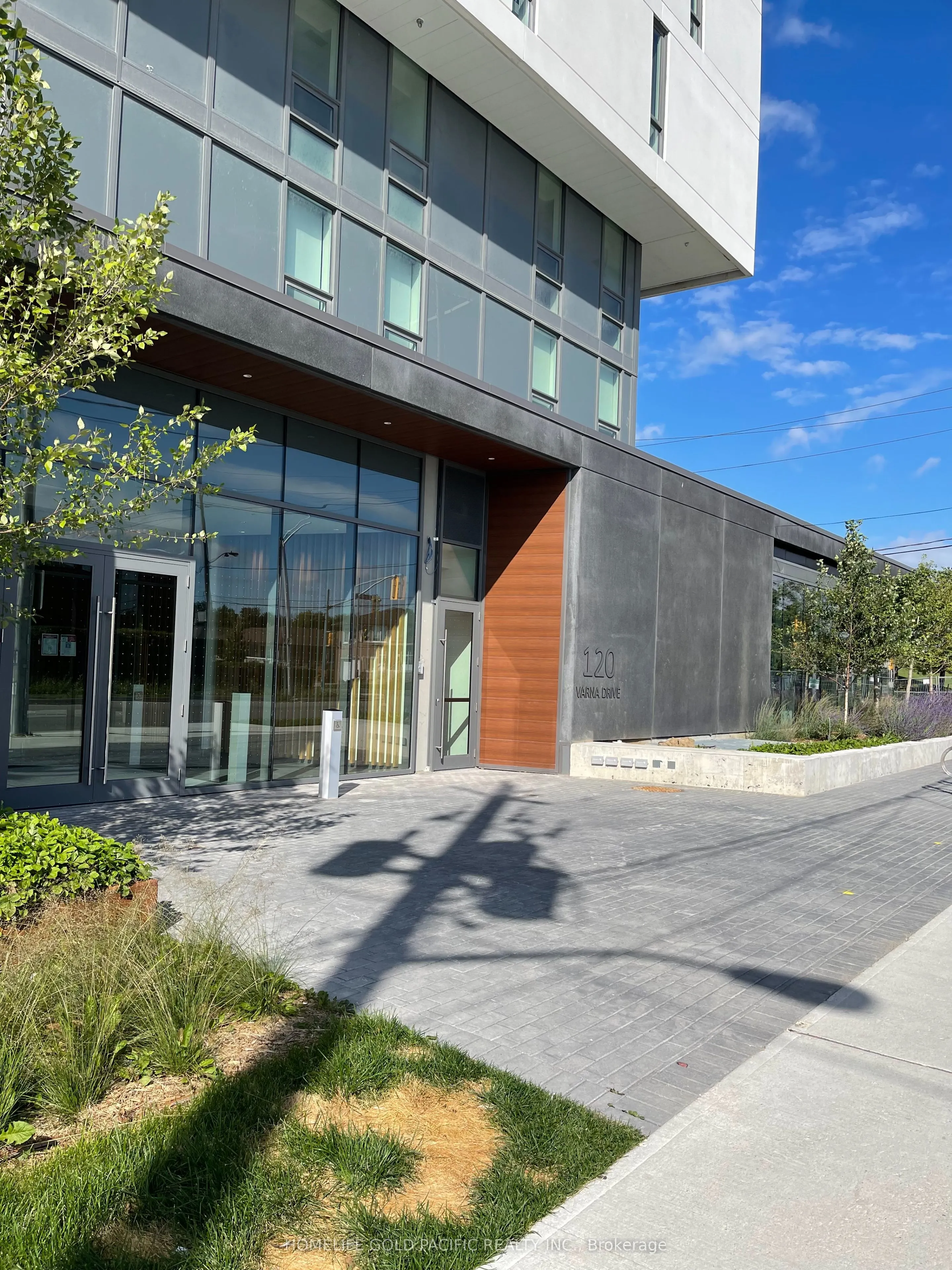 120 Varna Drive, #720