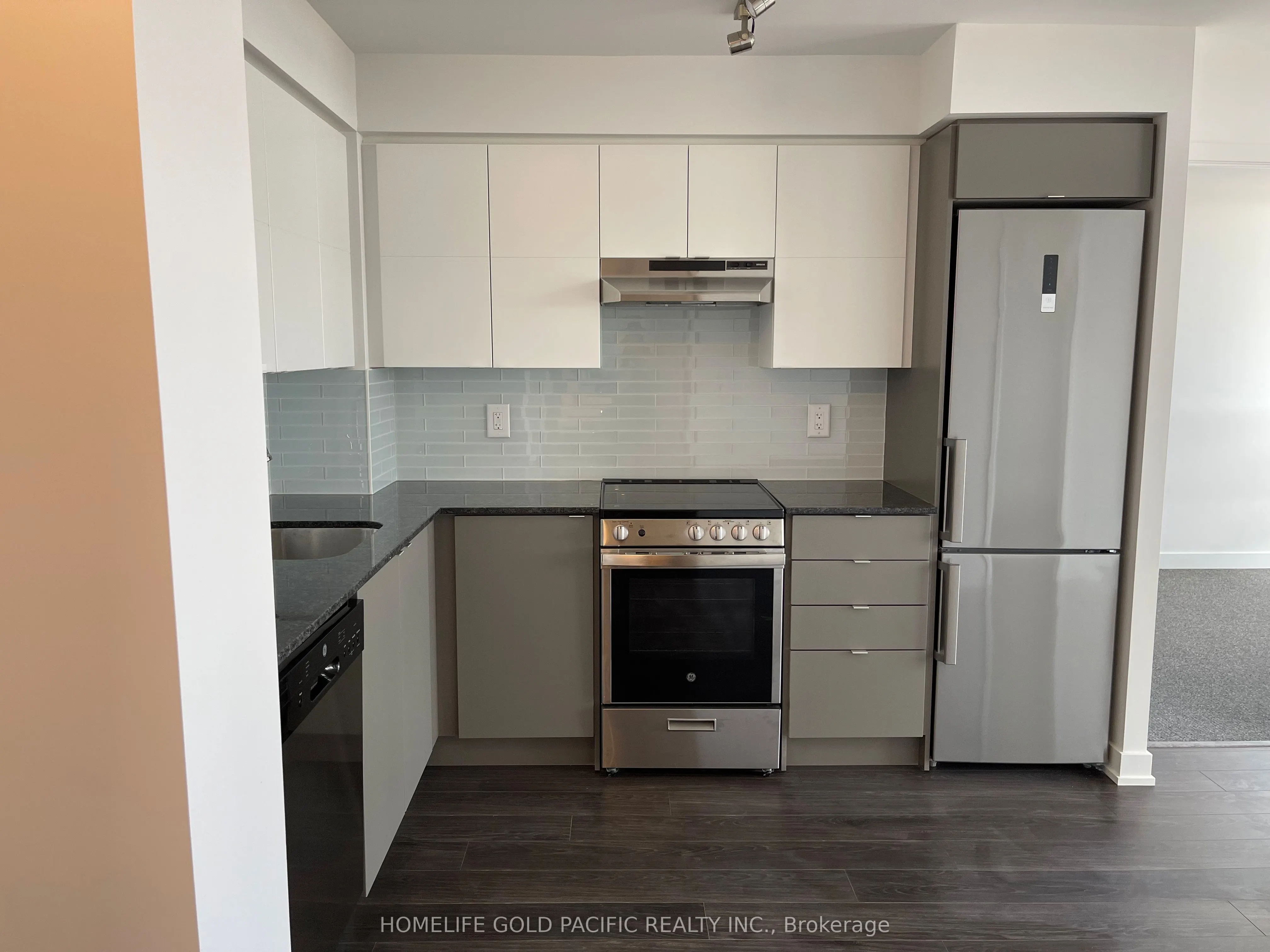 120 Varna Drive, #720