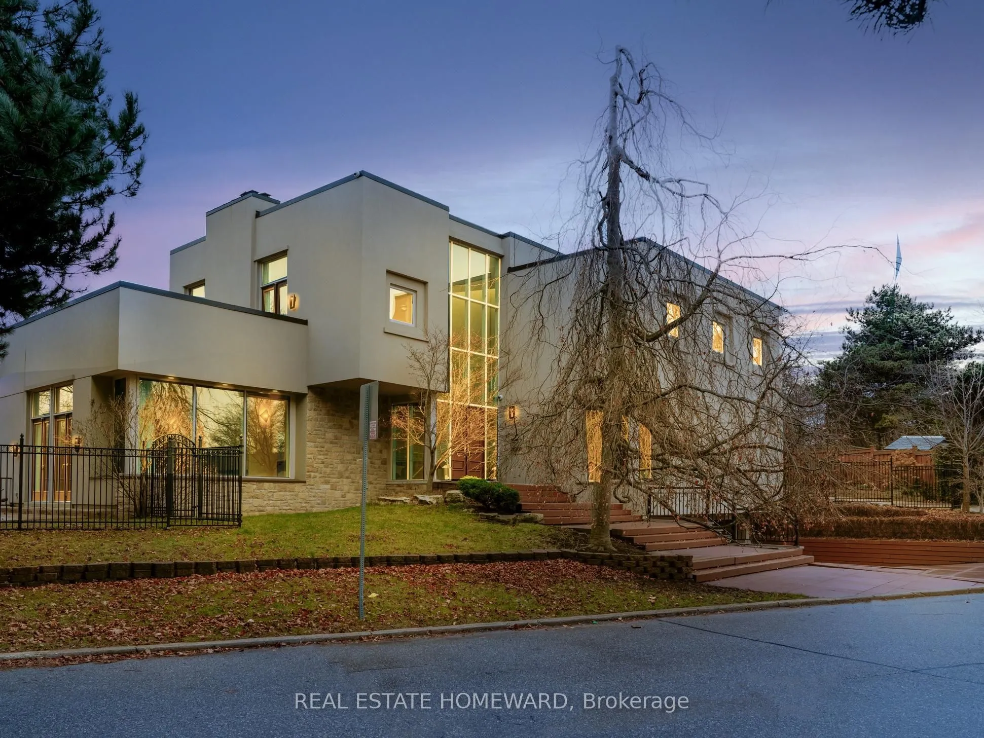 128 Laurentide Drive
