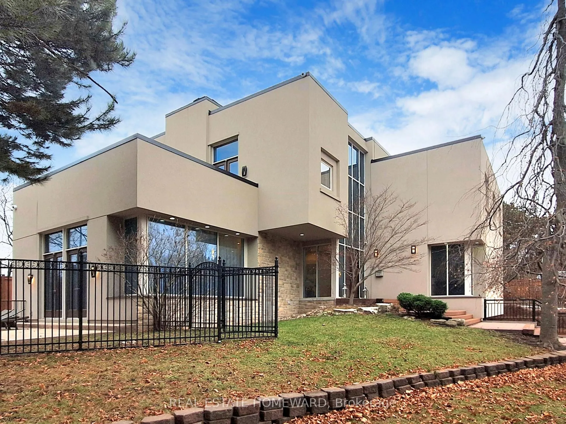 128 Laurentide Drive