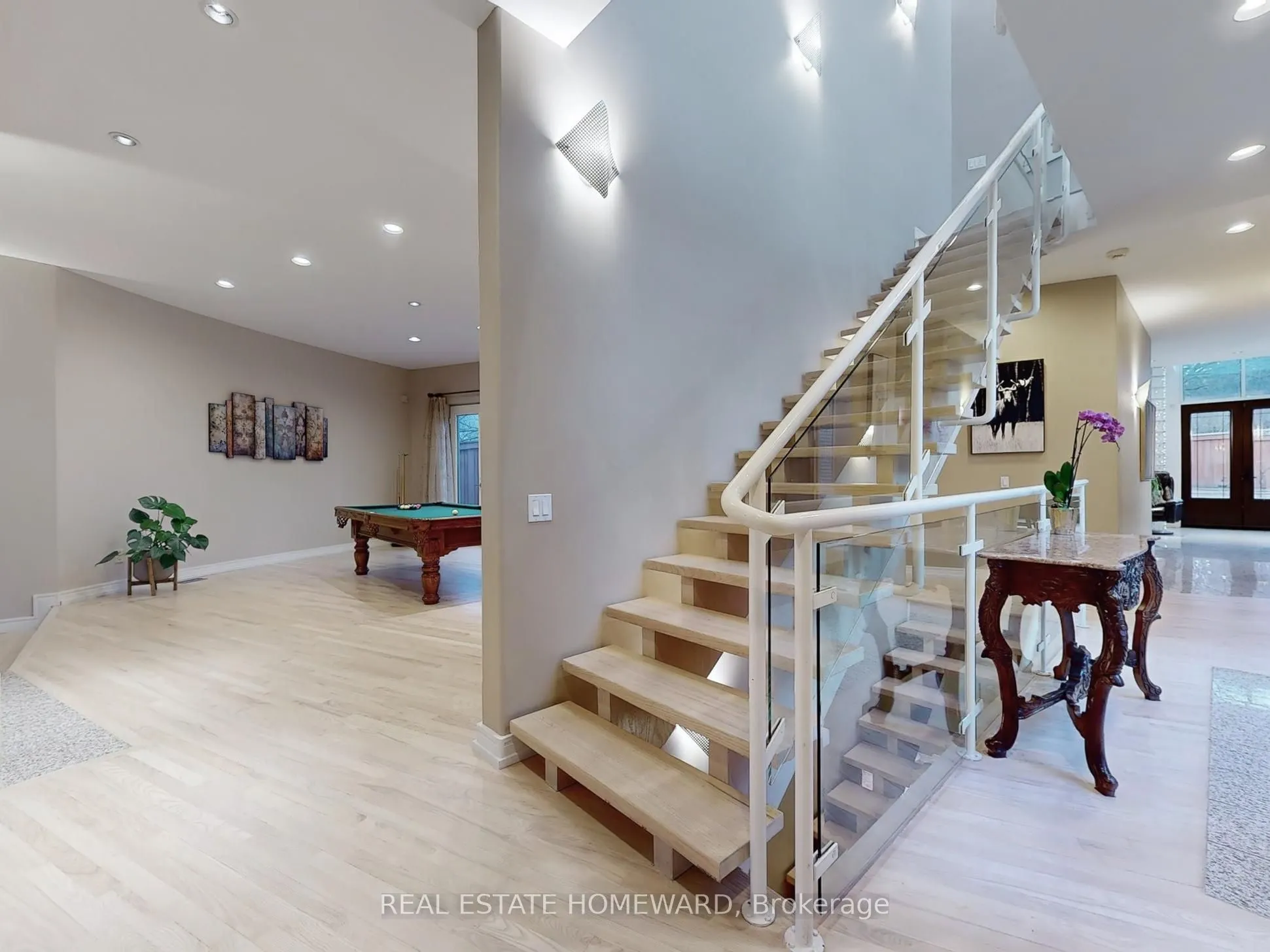 128 Laurentide Drive