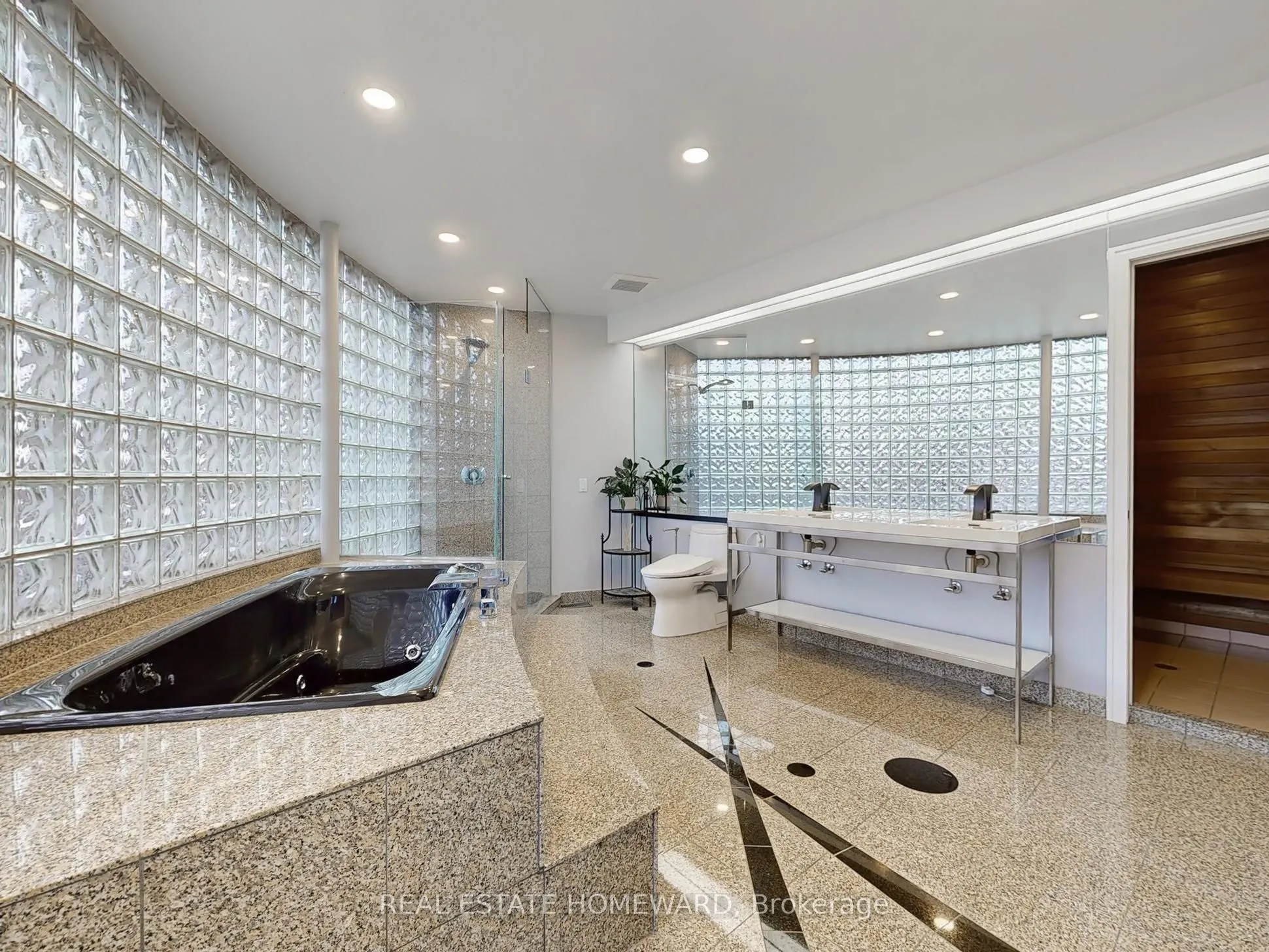 128 Laurentide Drive