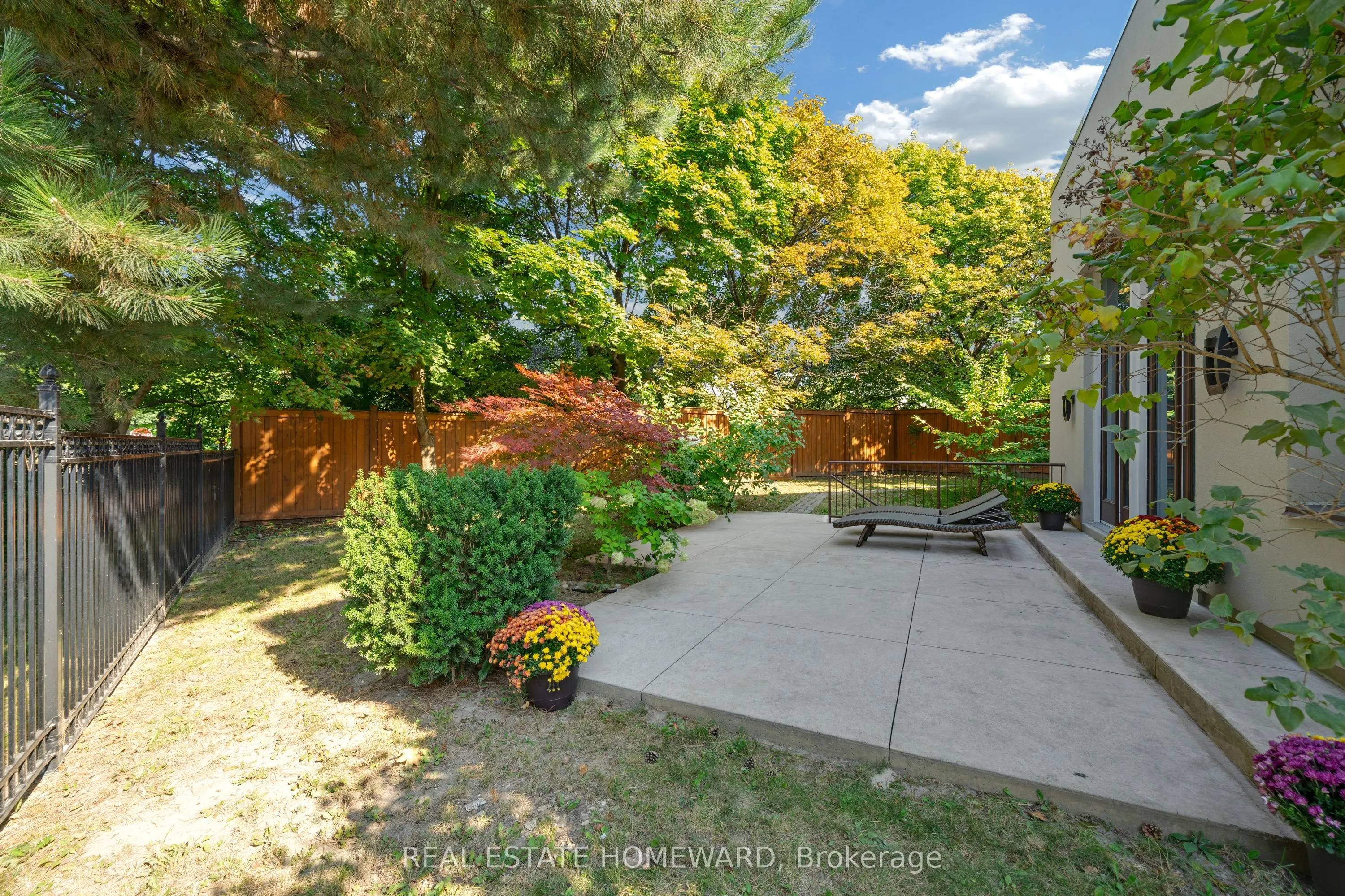 128 Laurentide Drive