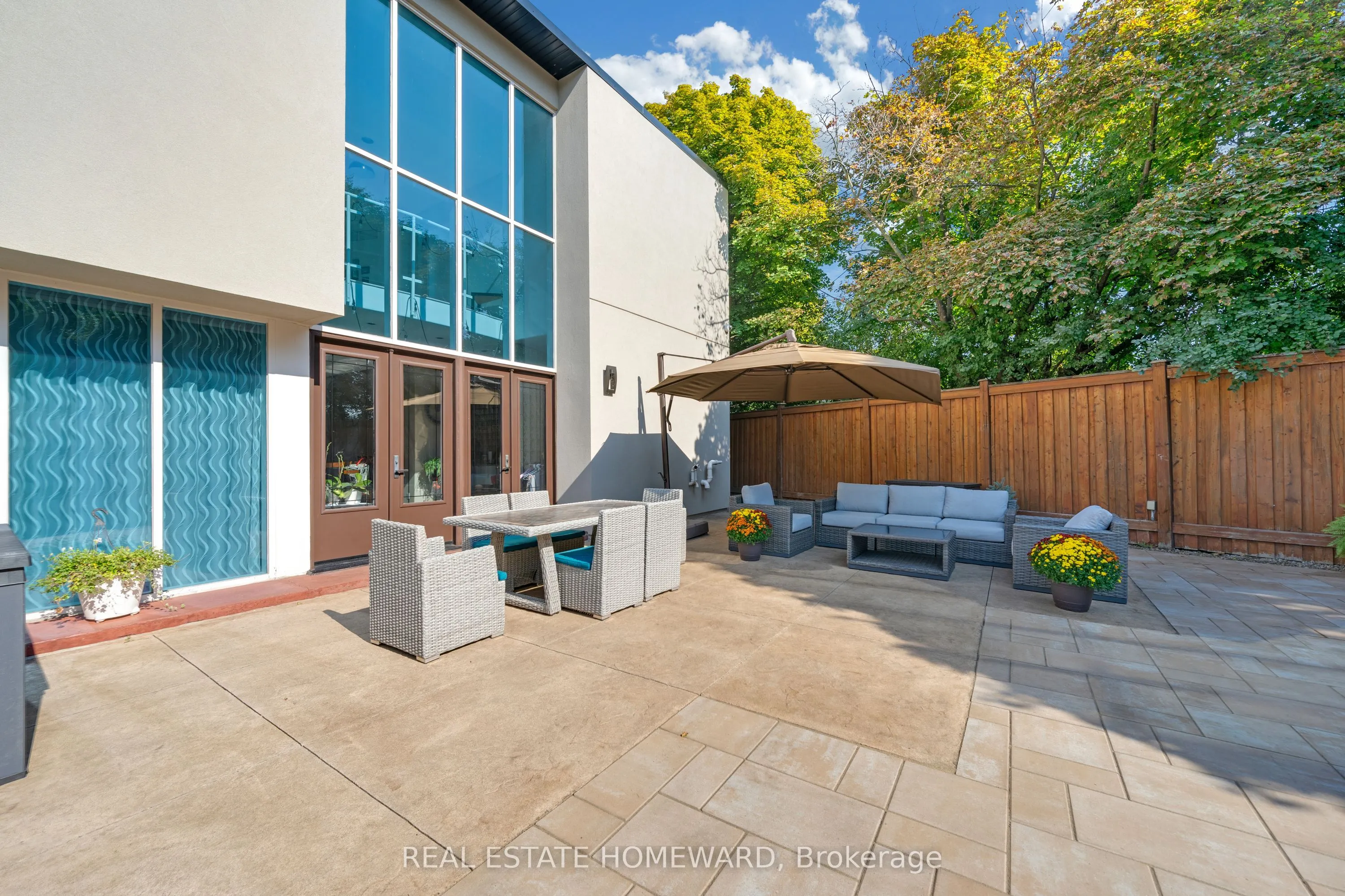 128 Laurentide Drive