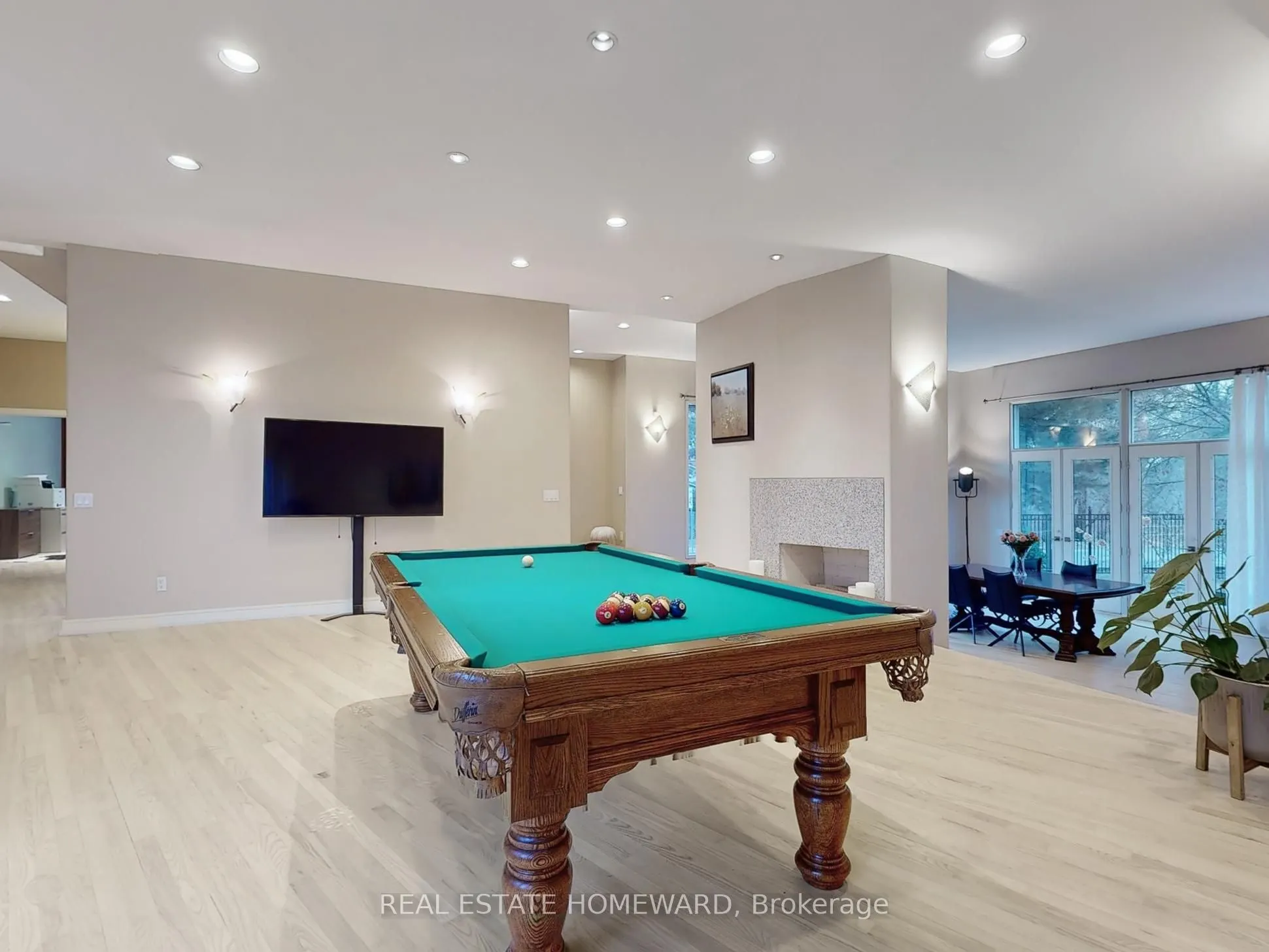 128 Laurentide Drive