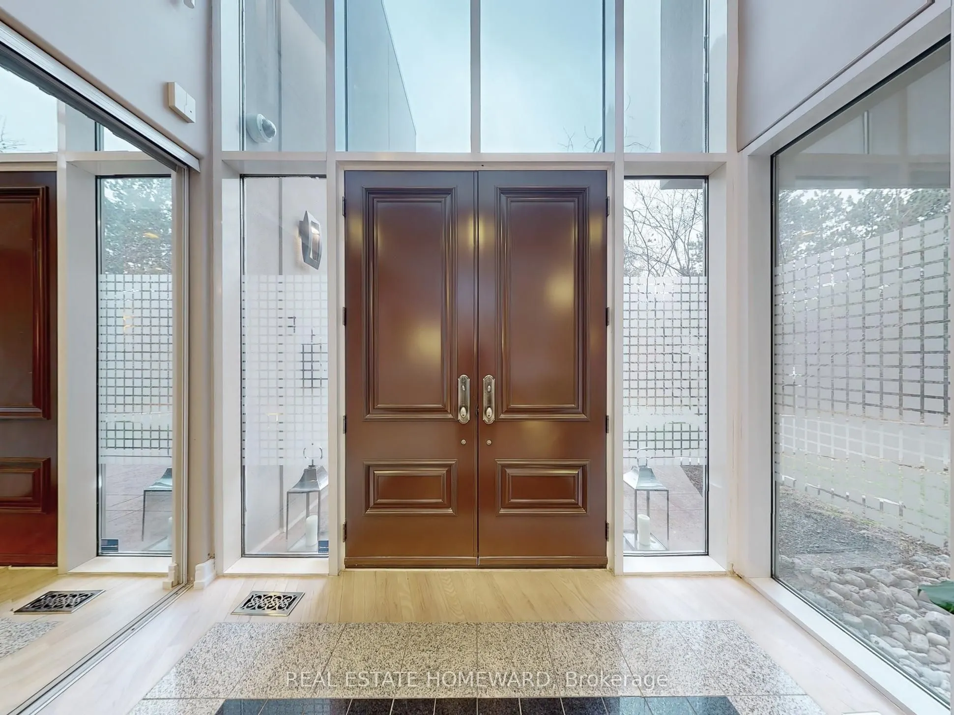 128 Laurentide Drive