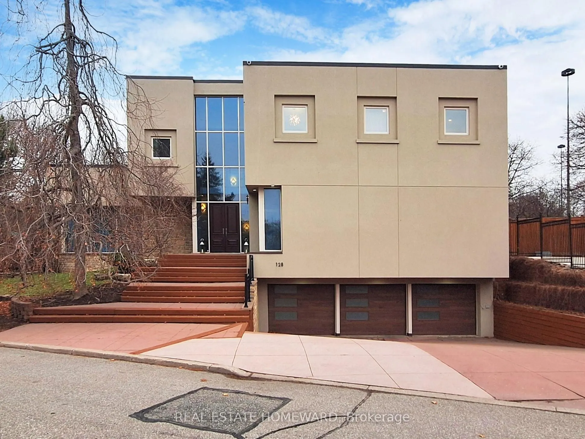 128 Laurentide Drive