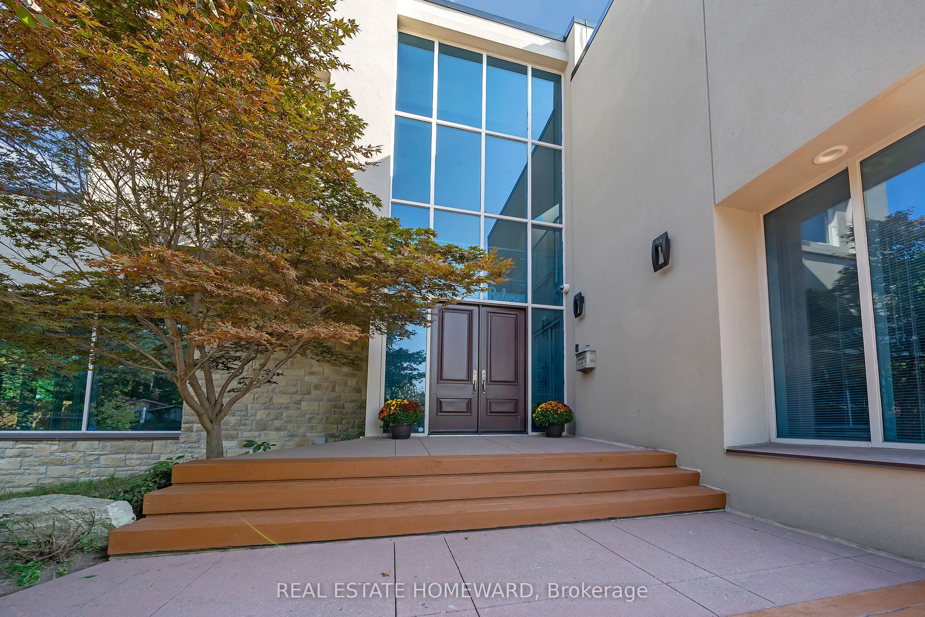 128 Laurentide Drive