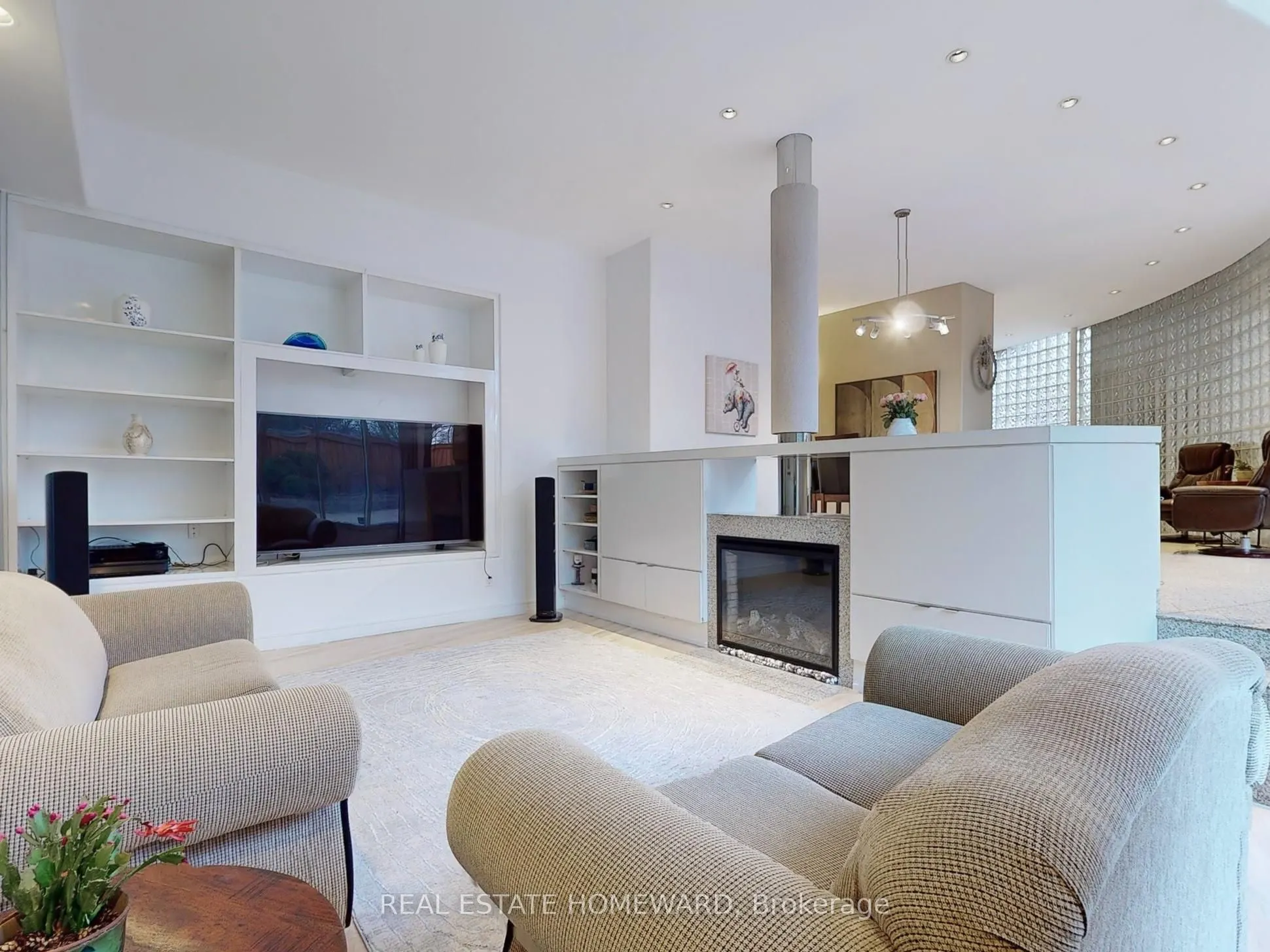 128 Laurentide Drive