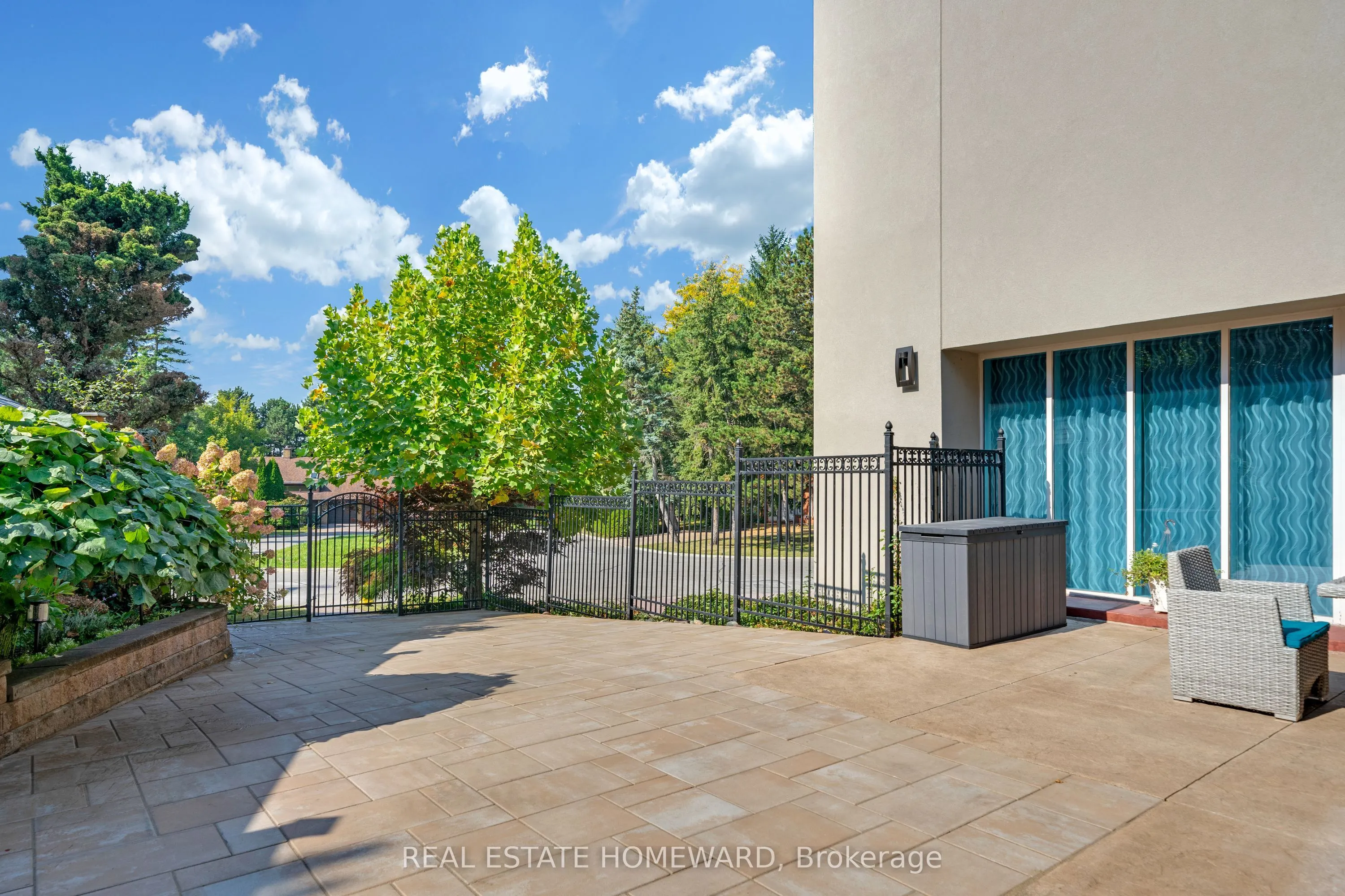 128 Laurentide Drive
