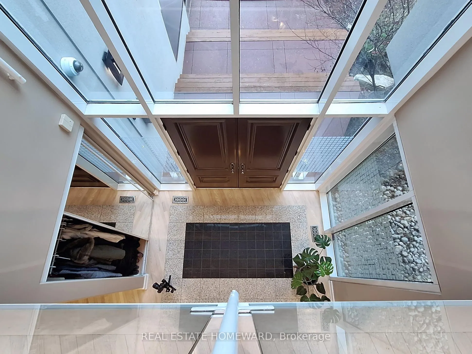 128 Laurentide Drive