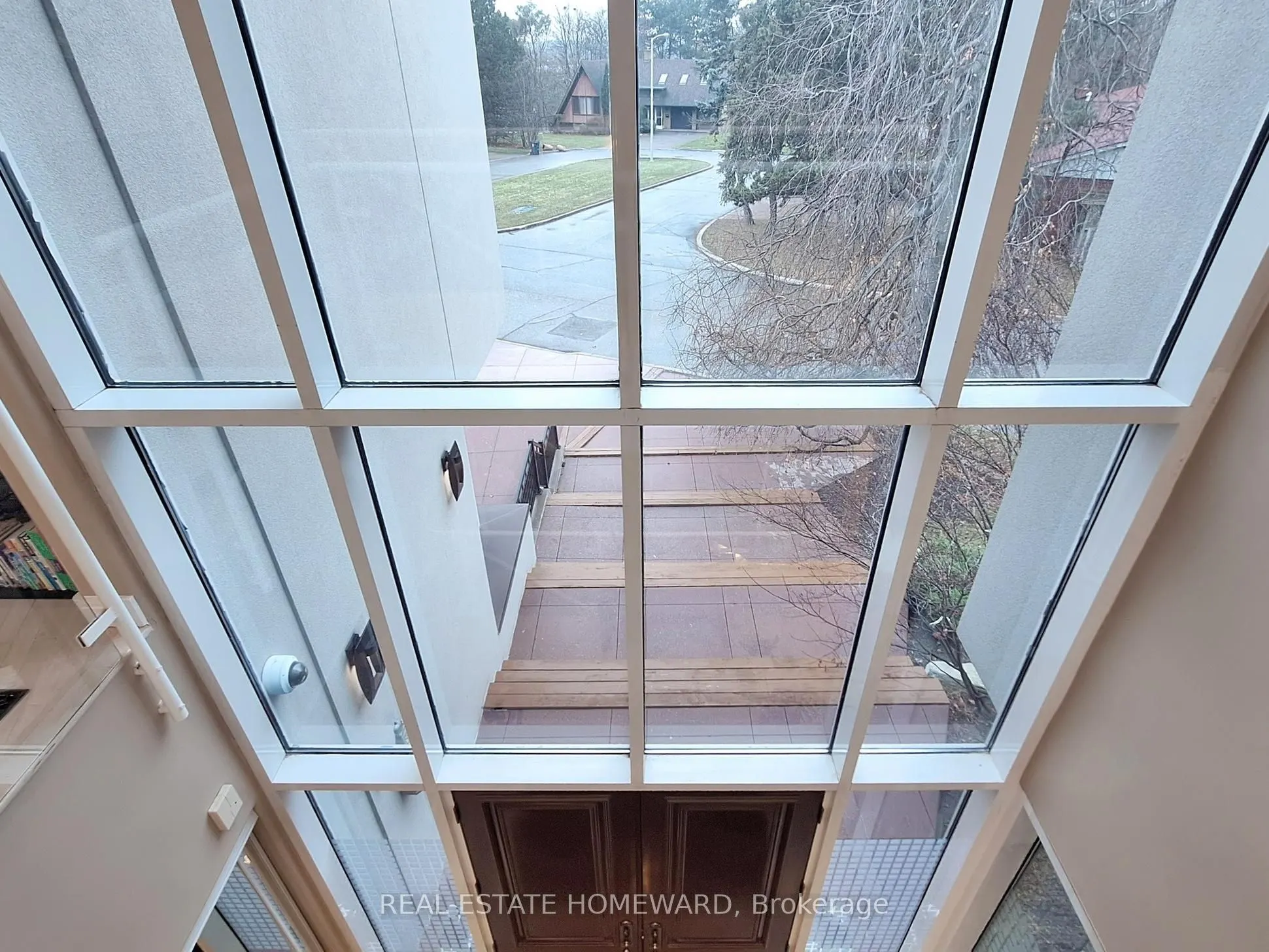 128 Laurentide Drive