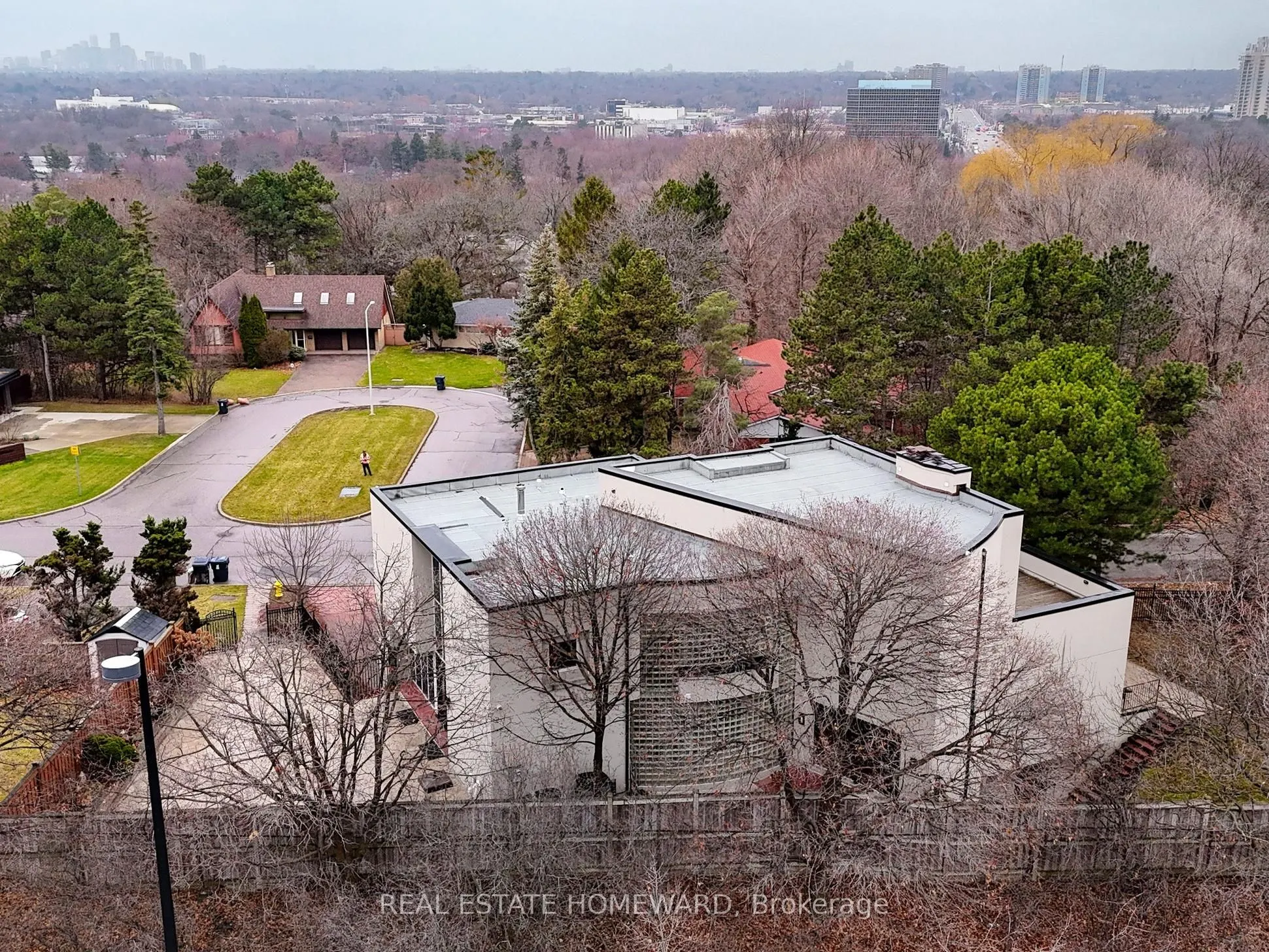 128 Laurentide Drive