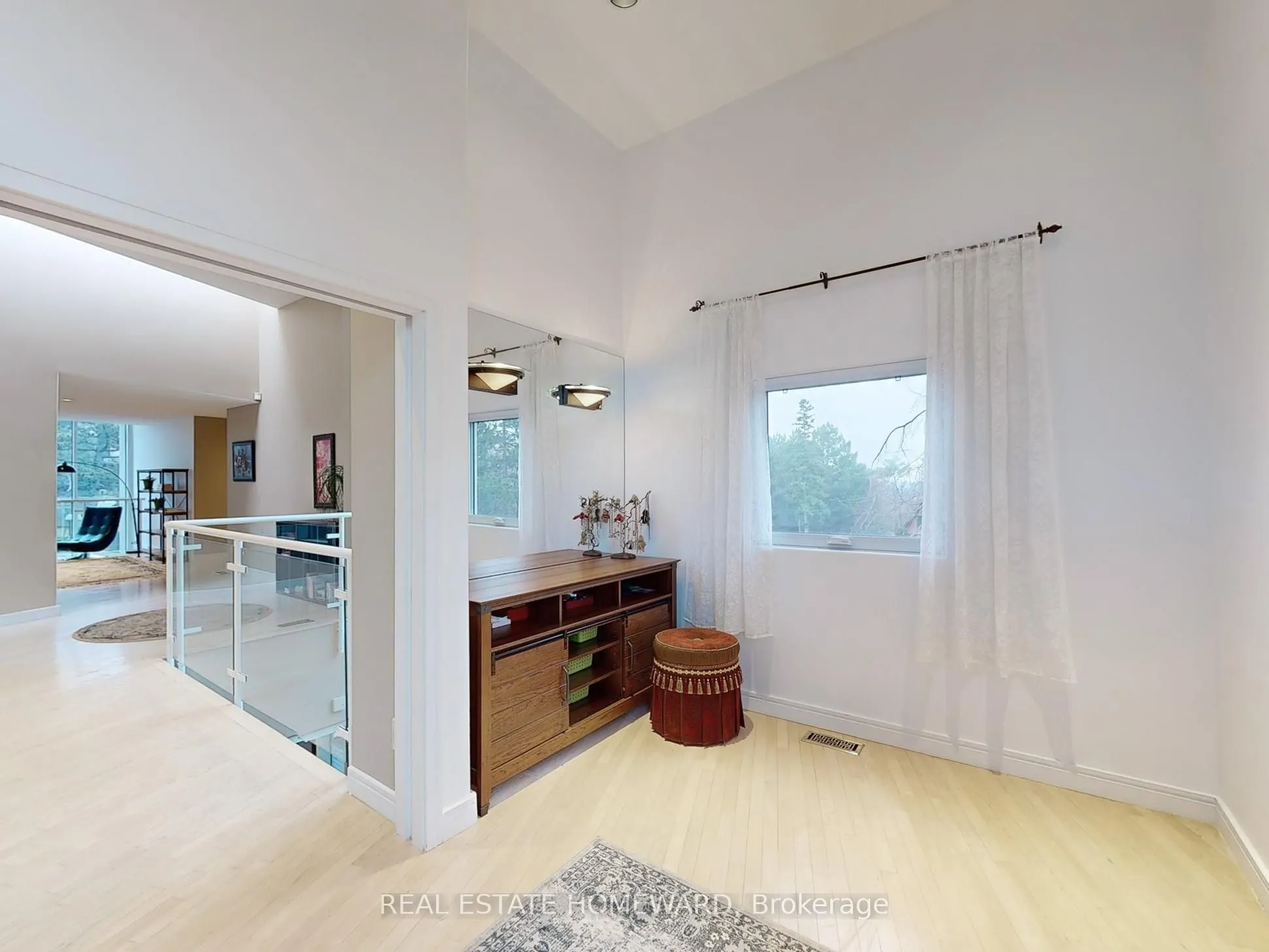 128 Laurentide Drive