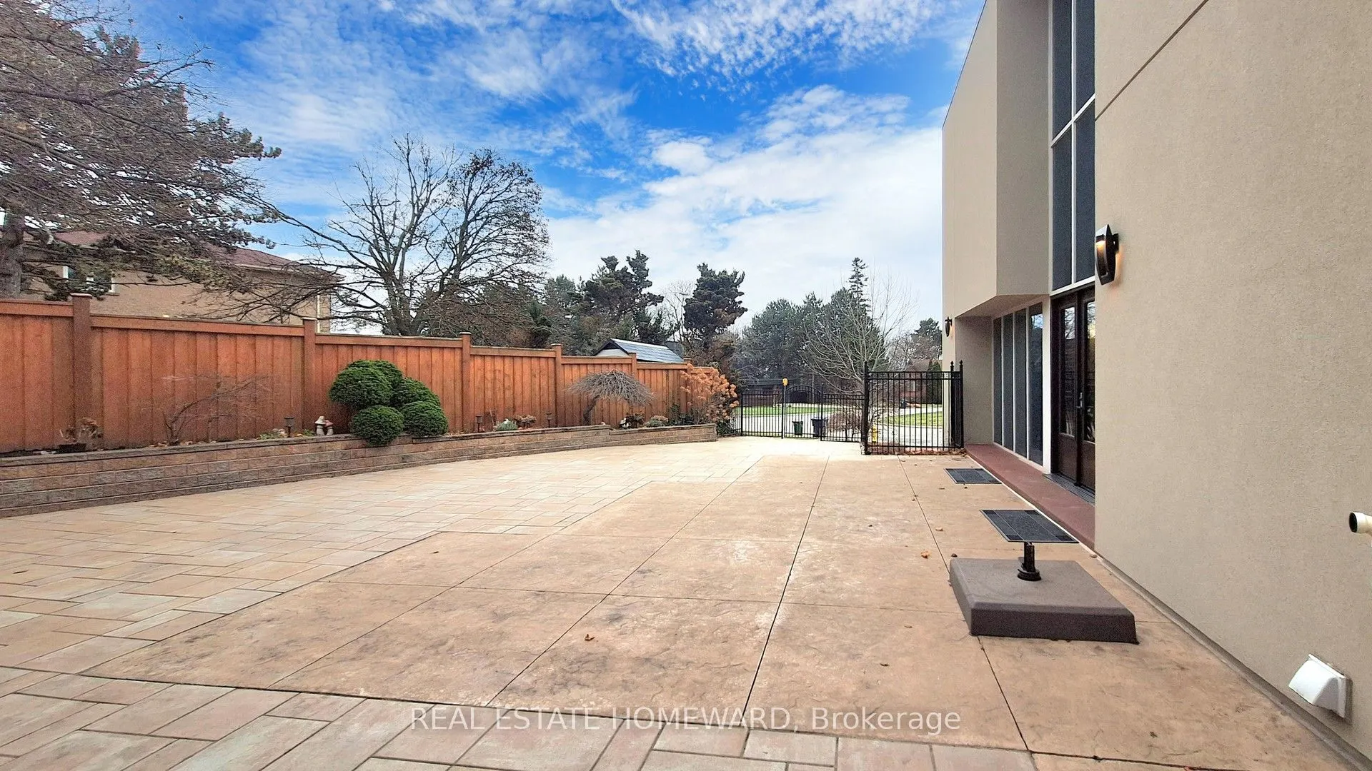 128 Laurentide Drive
