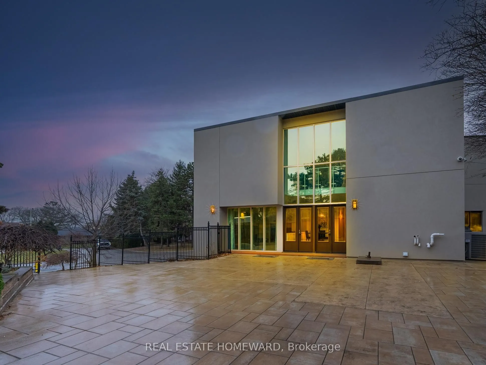128 Laurentide Drive