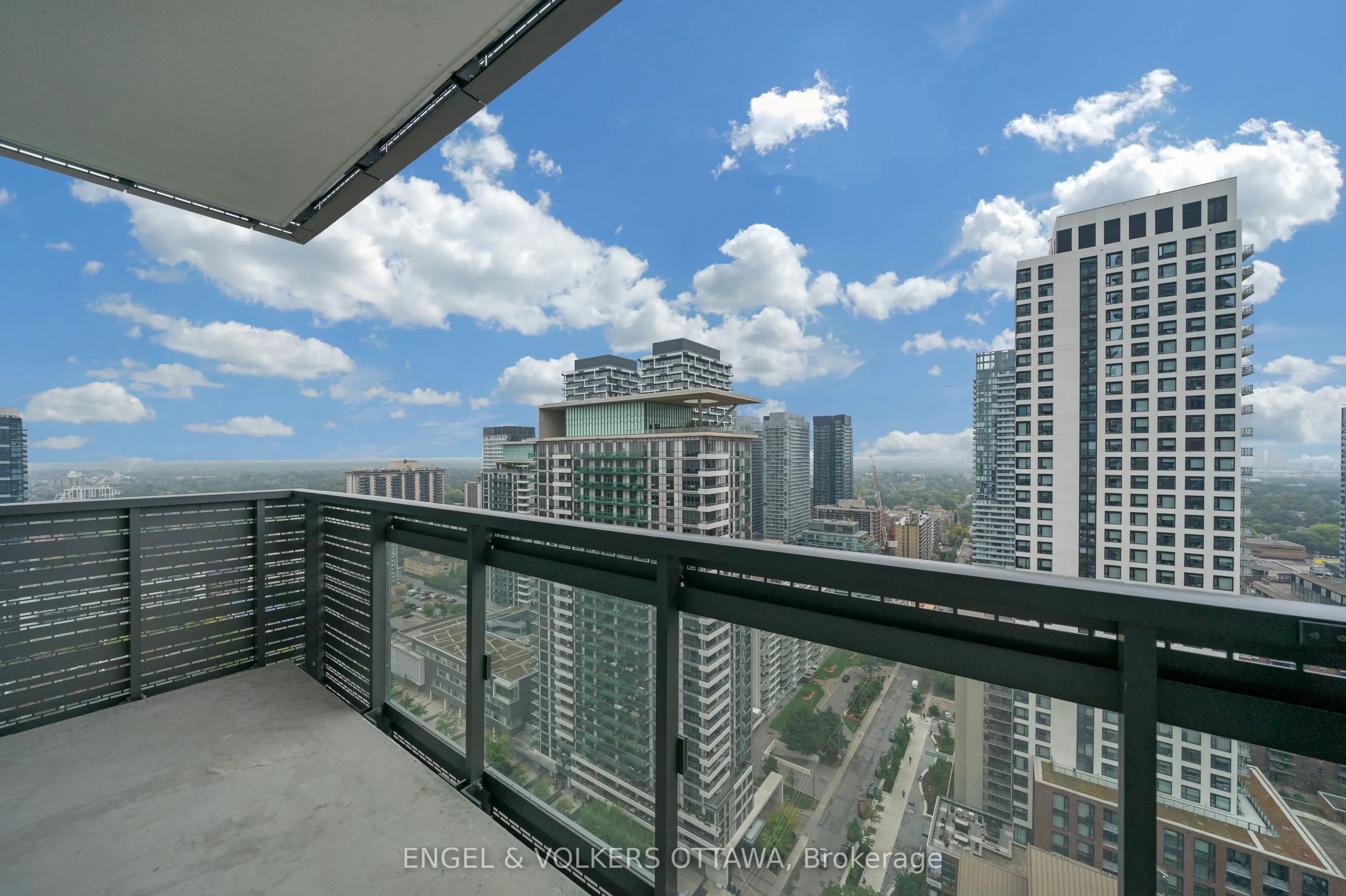 39 Roehampton Avenue, #2509