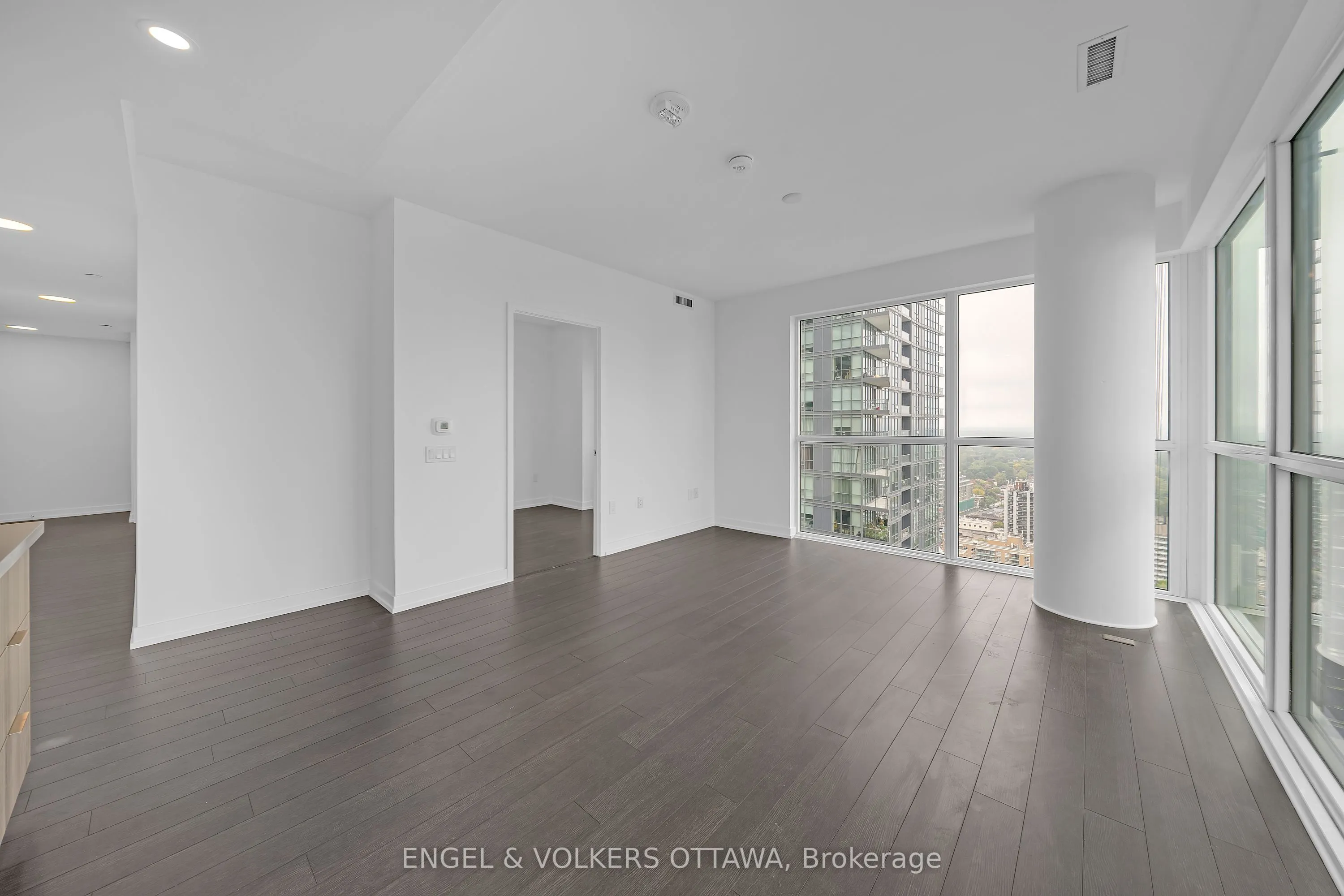 39 Roehampton Avenue, #2509