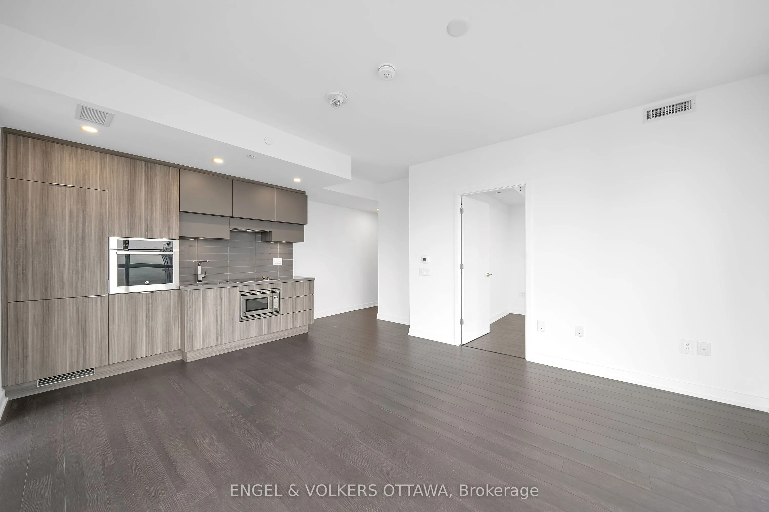 39 Roehampton Avenue, #2509