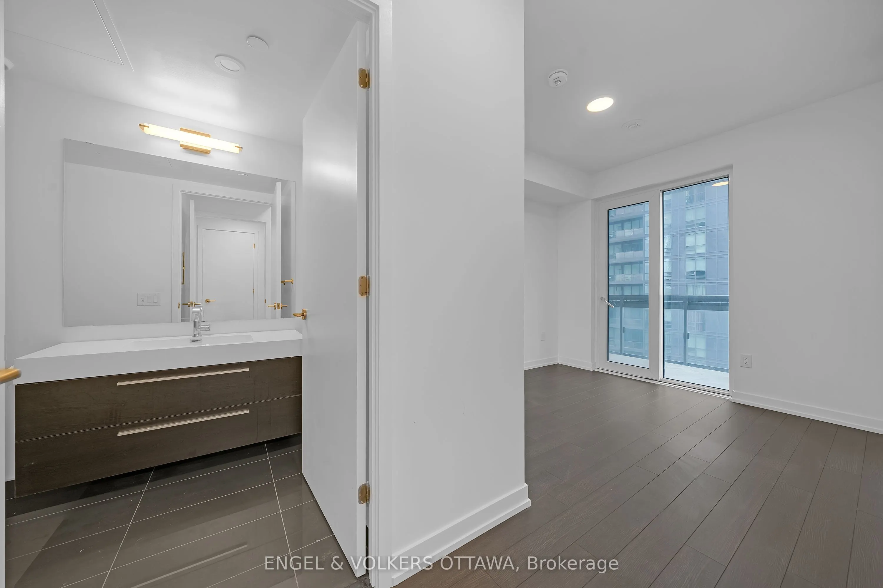 39 Roehampton Avenue, #2509