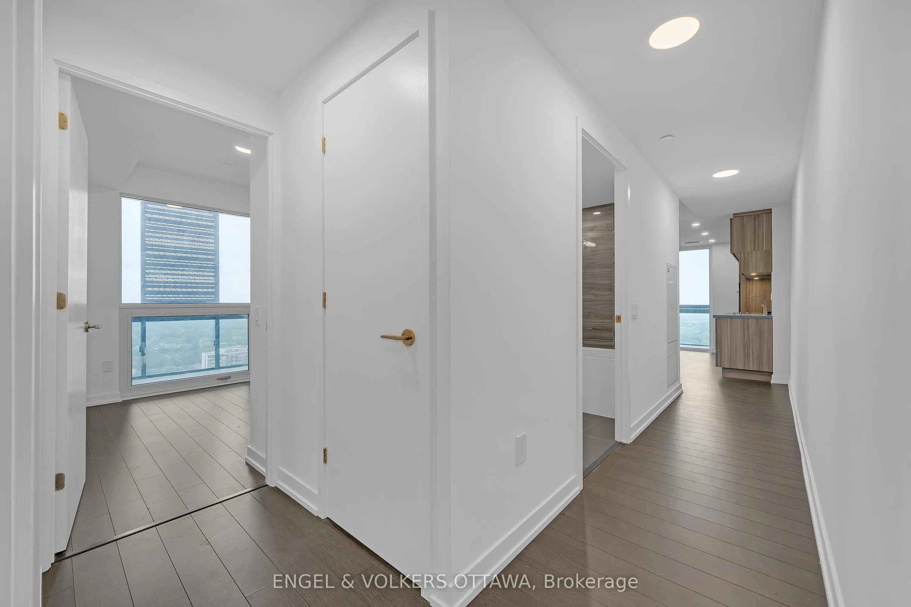 39 Roehampton Avenue, #2509