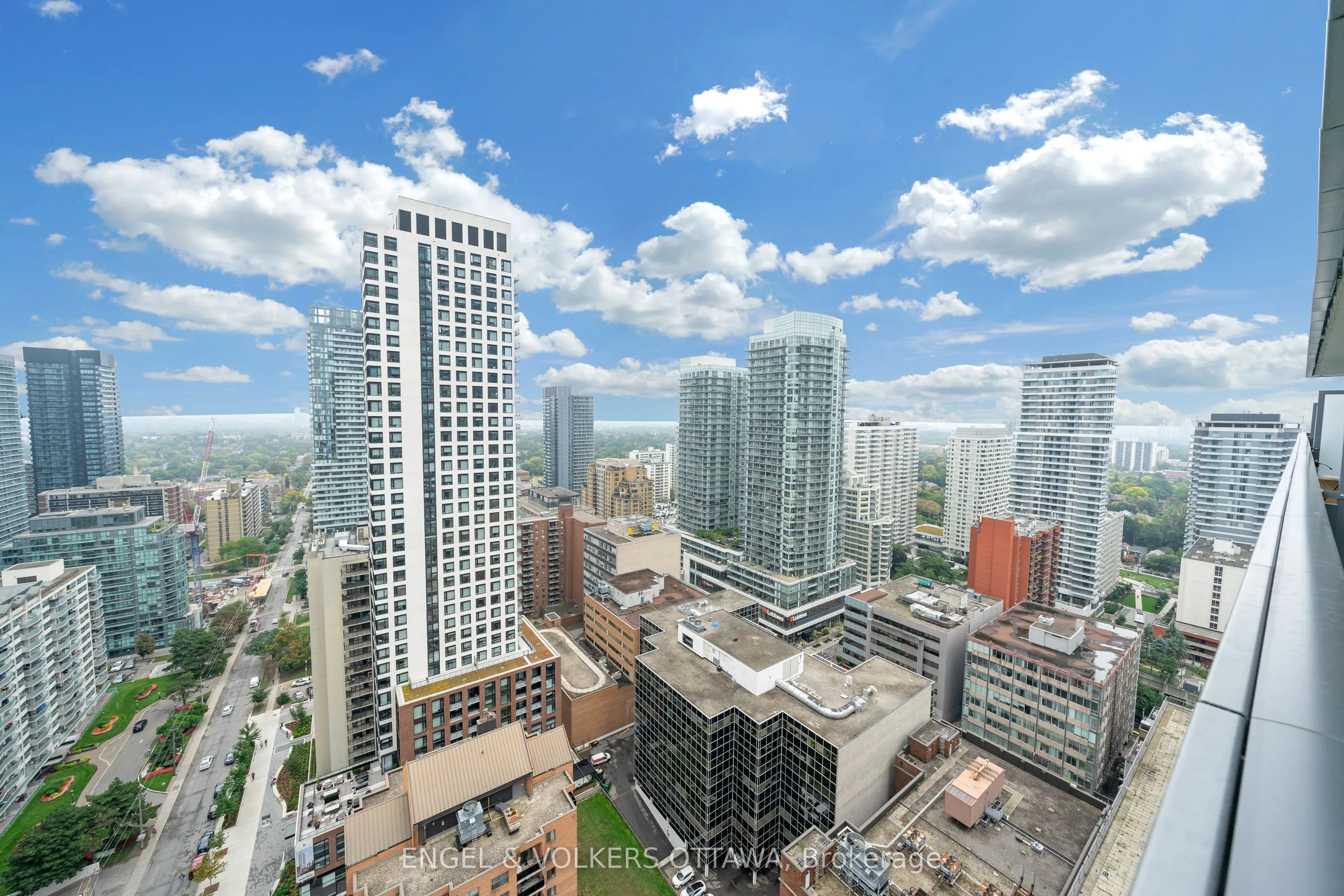 39 Roehampton Avenue, #2509