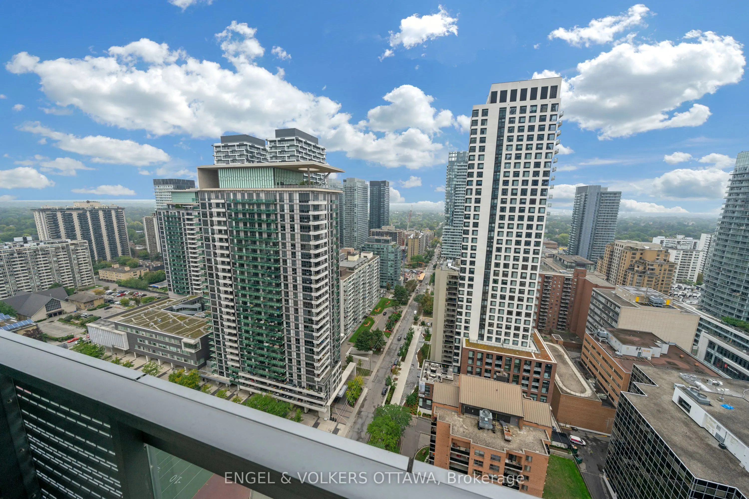 39 Roehampton Avenue, #2509